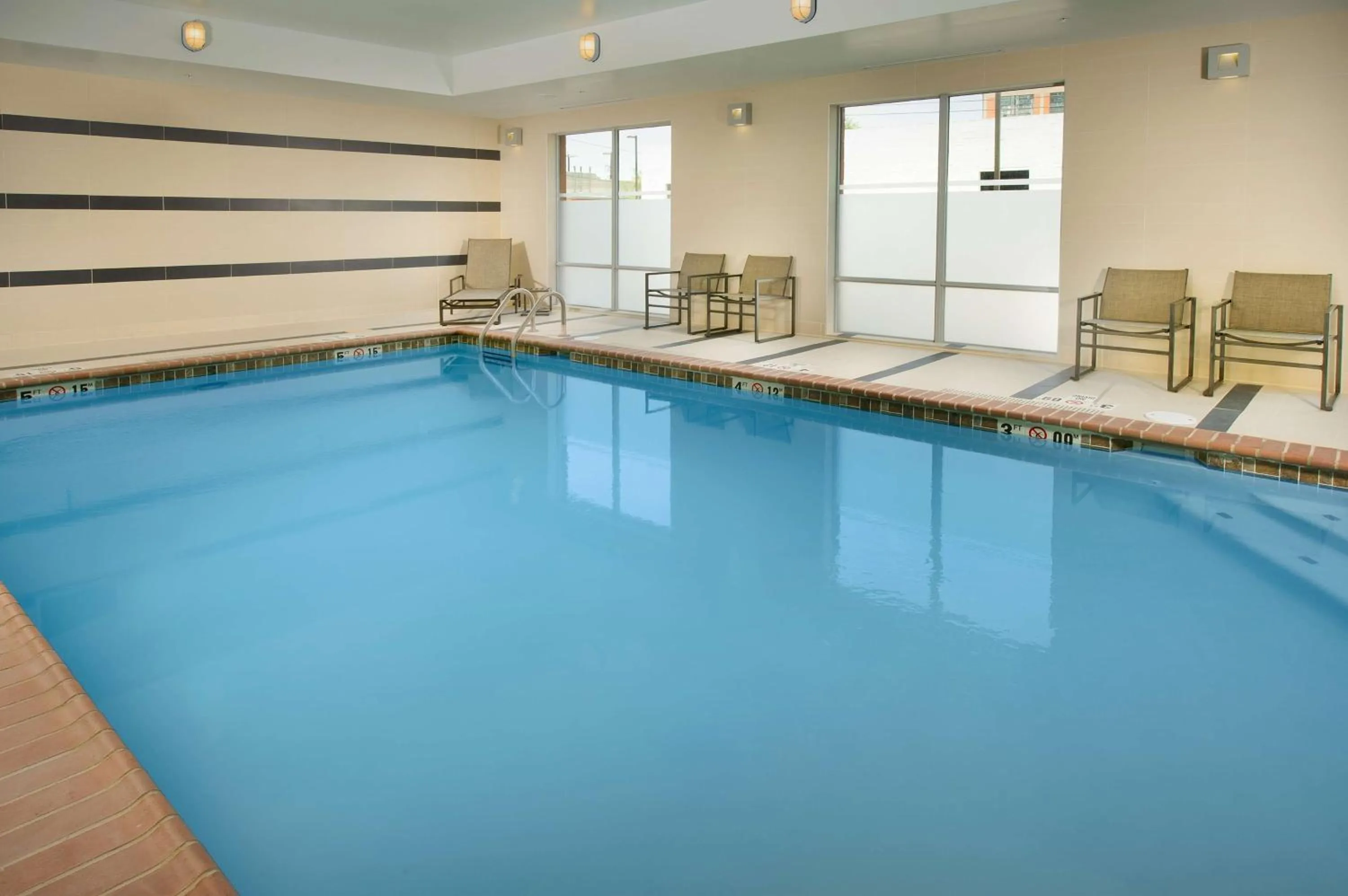 Swimming pool in Hampton Inn & Suites San Antonio-Downtown/Market Square