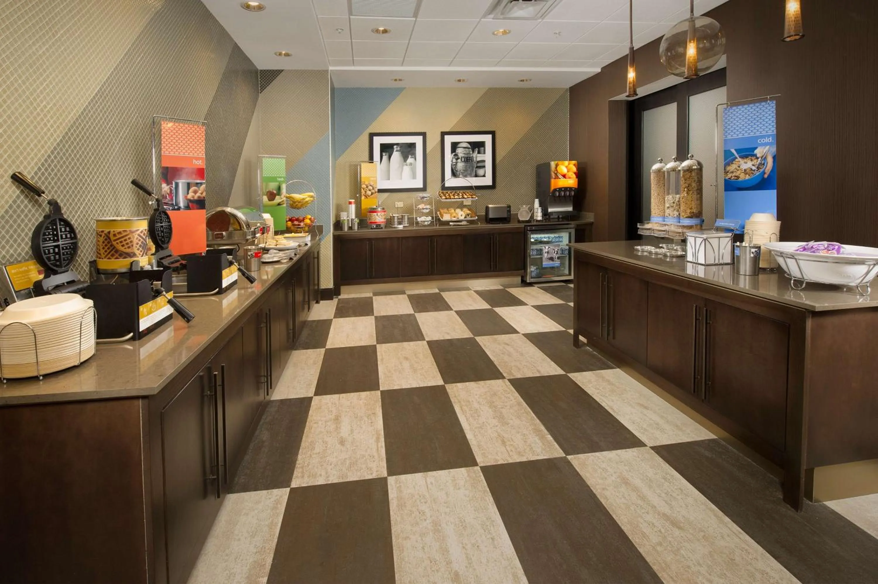 Food and drinks in Hampton Inn & Suites San Antonio-Downtown/Market Square