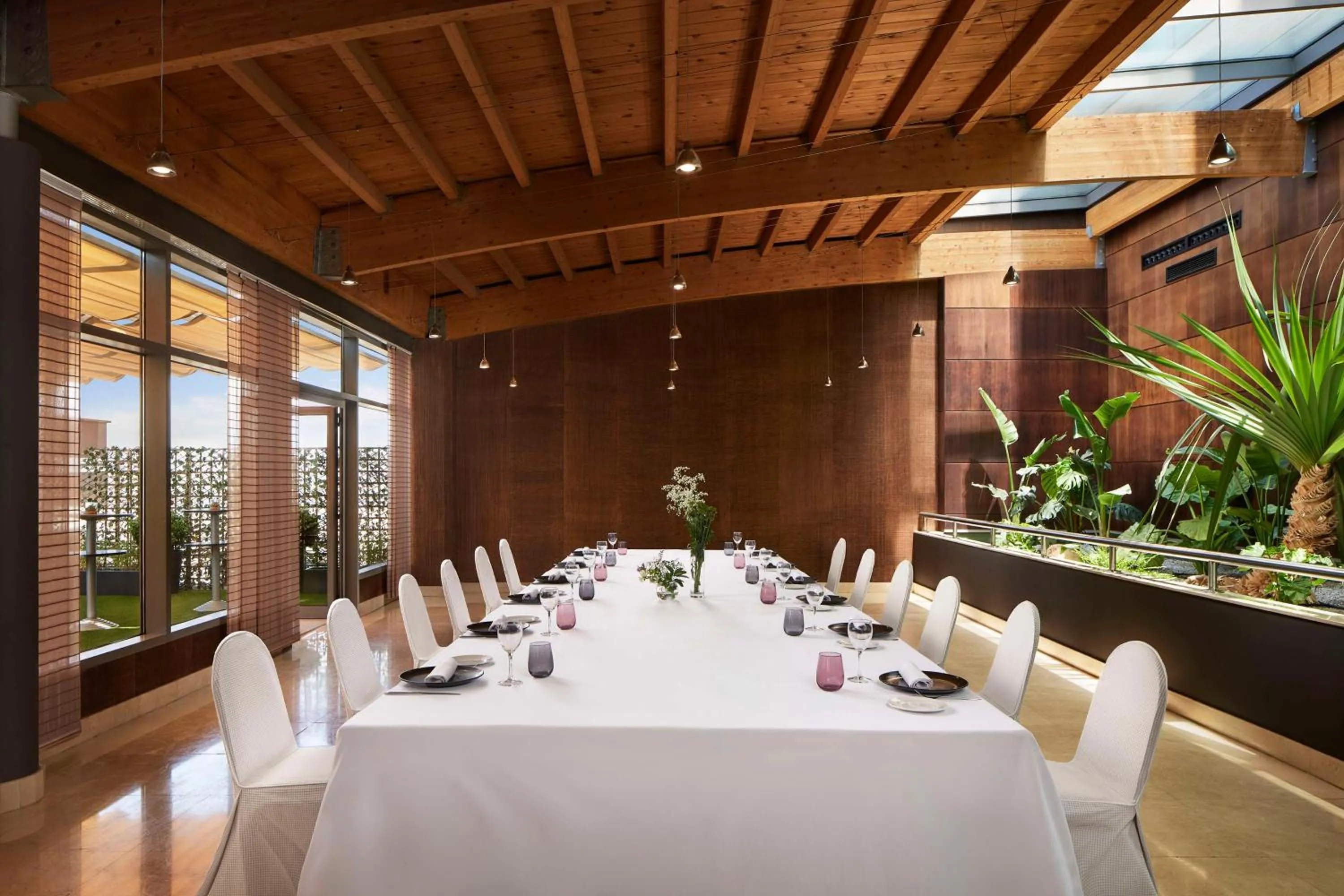 Restaurant/places to eat in NH Alcorcón