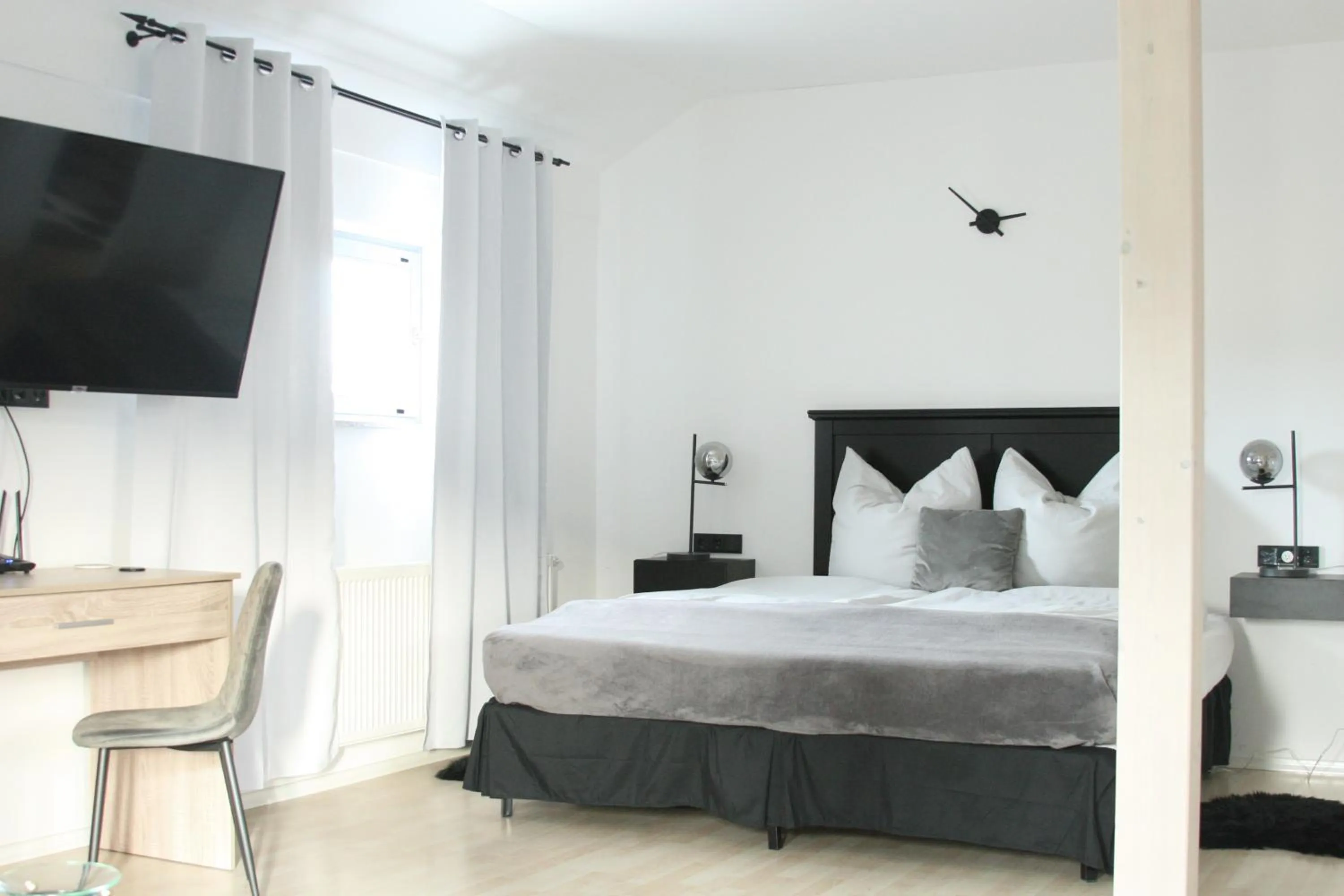 TV and multimedia, Bed in The Manhattan A Boutique Hotel By American Ease