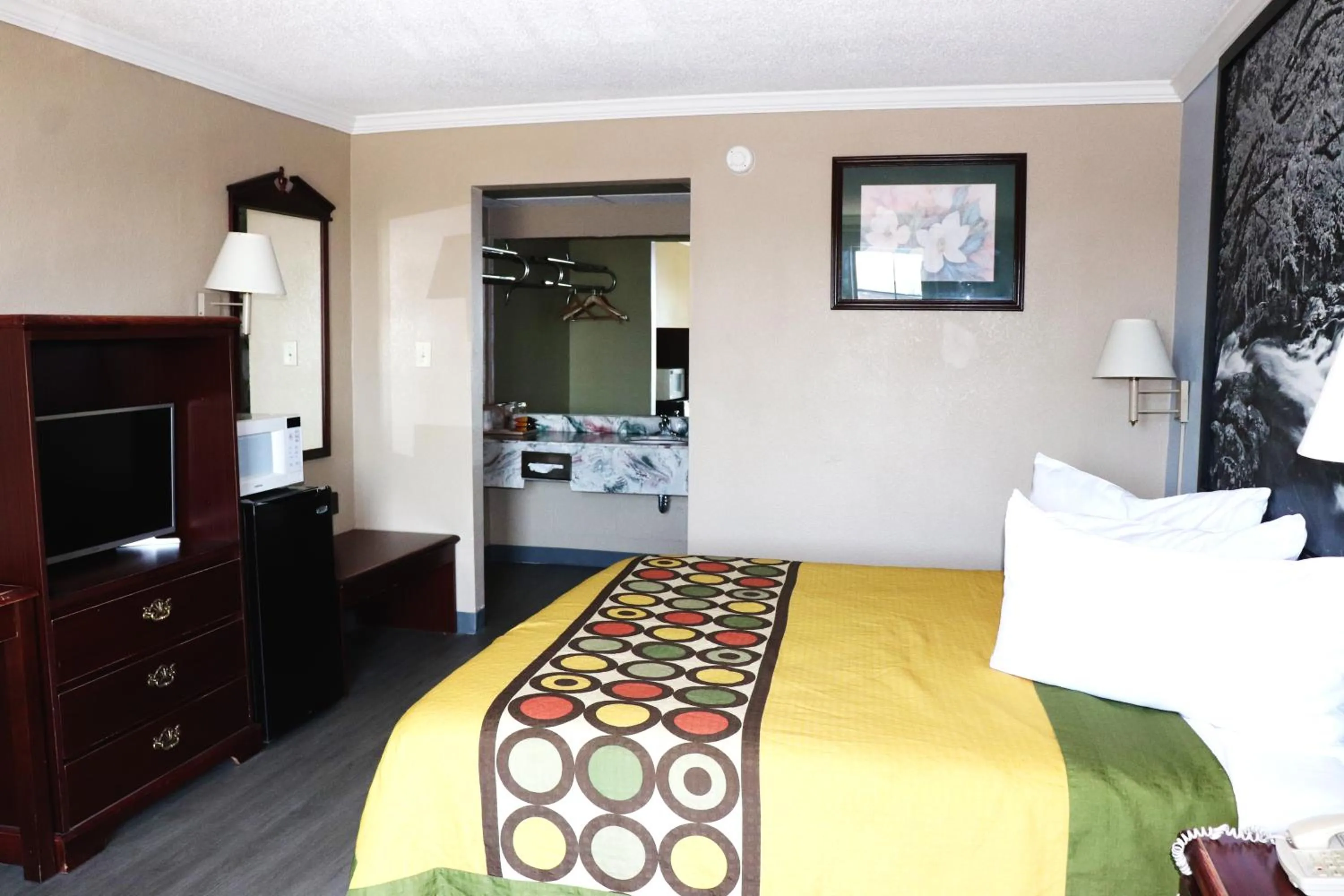 Bed in Super 8 by Wyndham Clarksville East