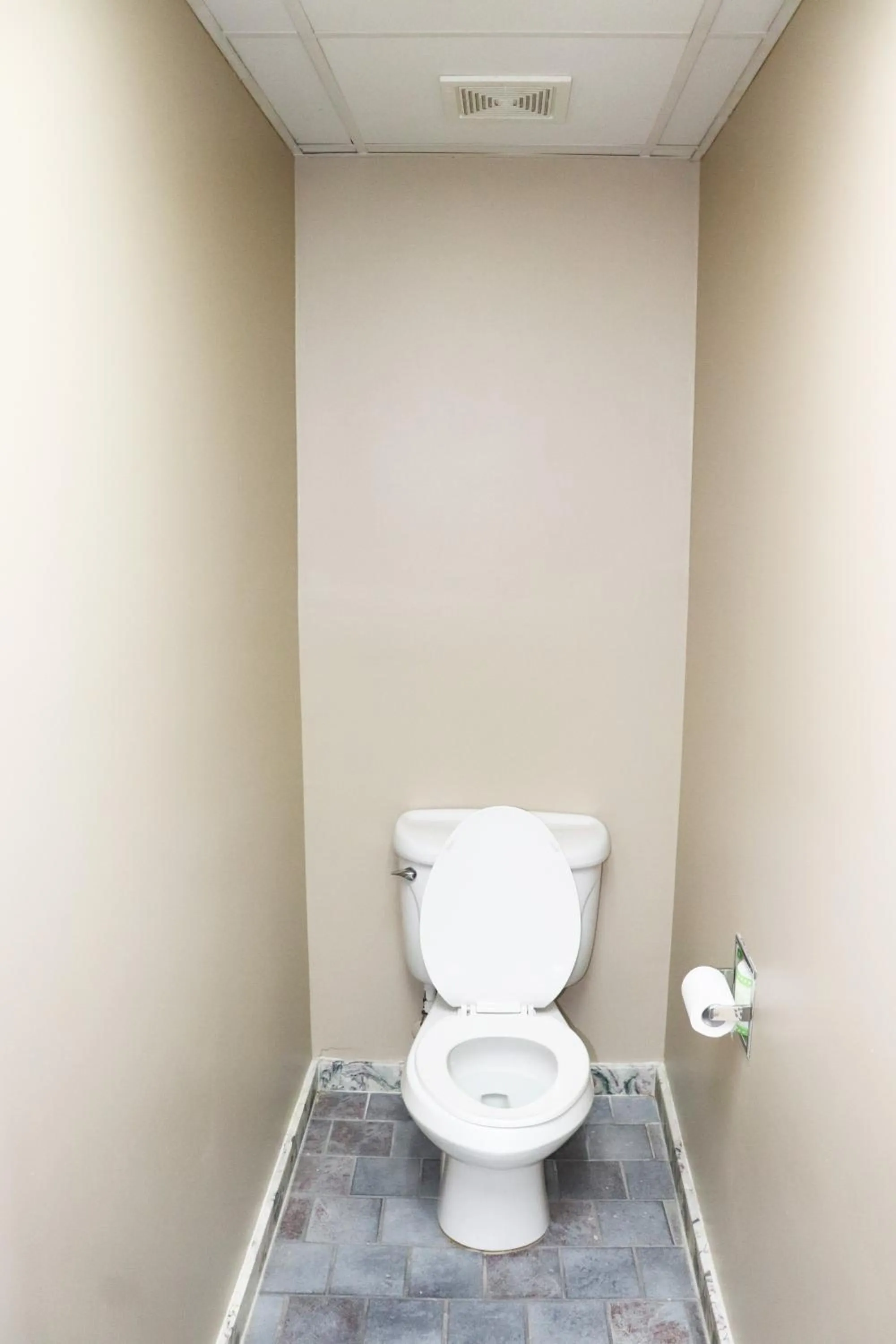 Toilet in Super 8 by Wyndham Clarksville East