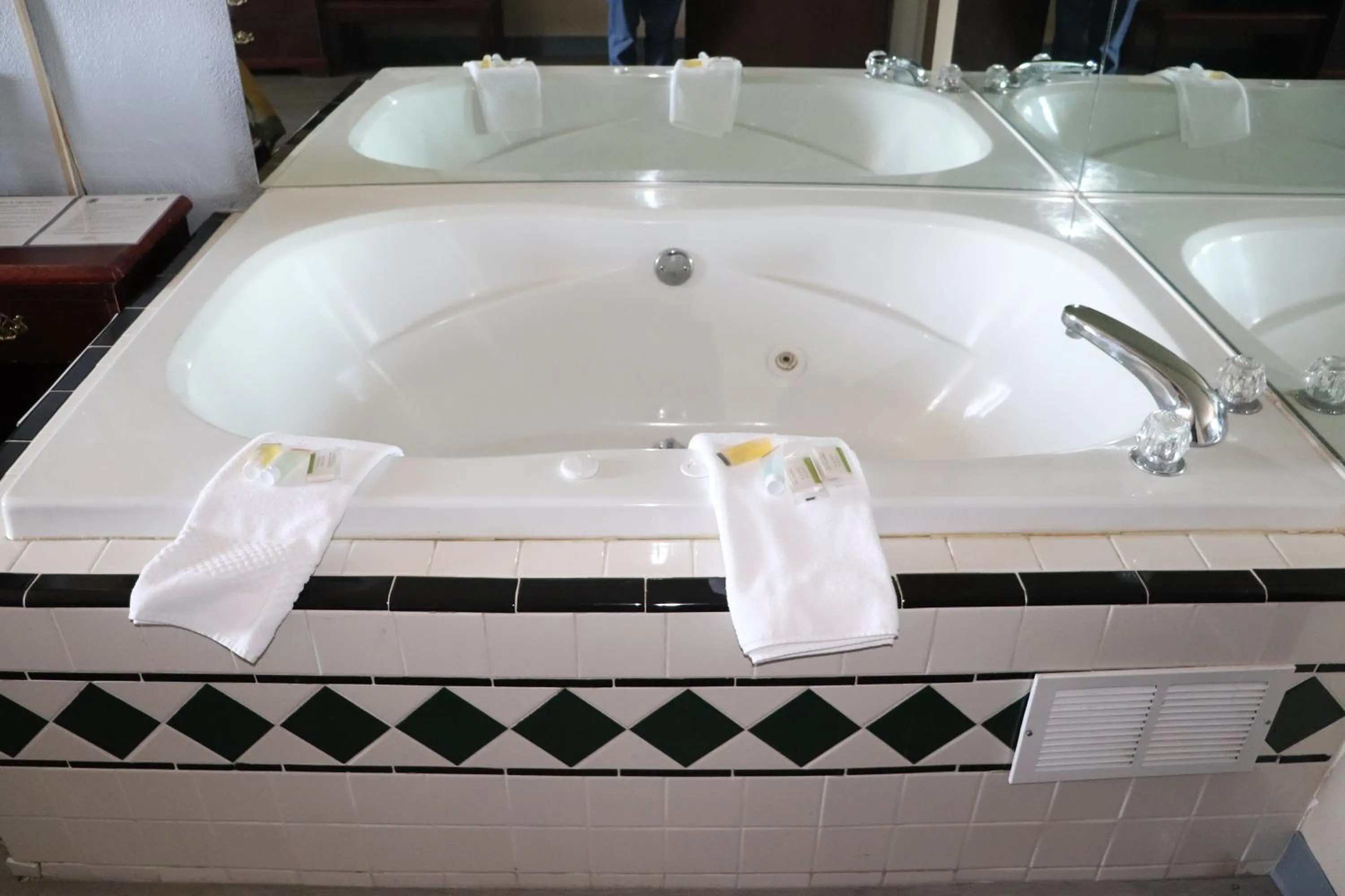 Bath in Super 8 by Wyndham Clarksville East