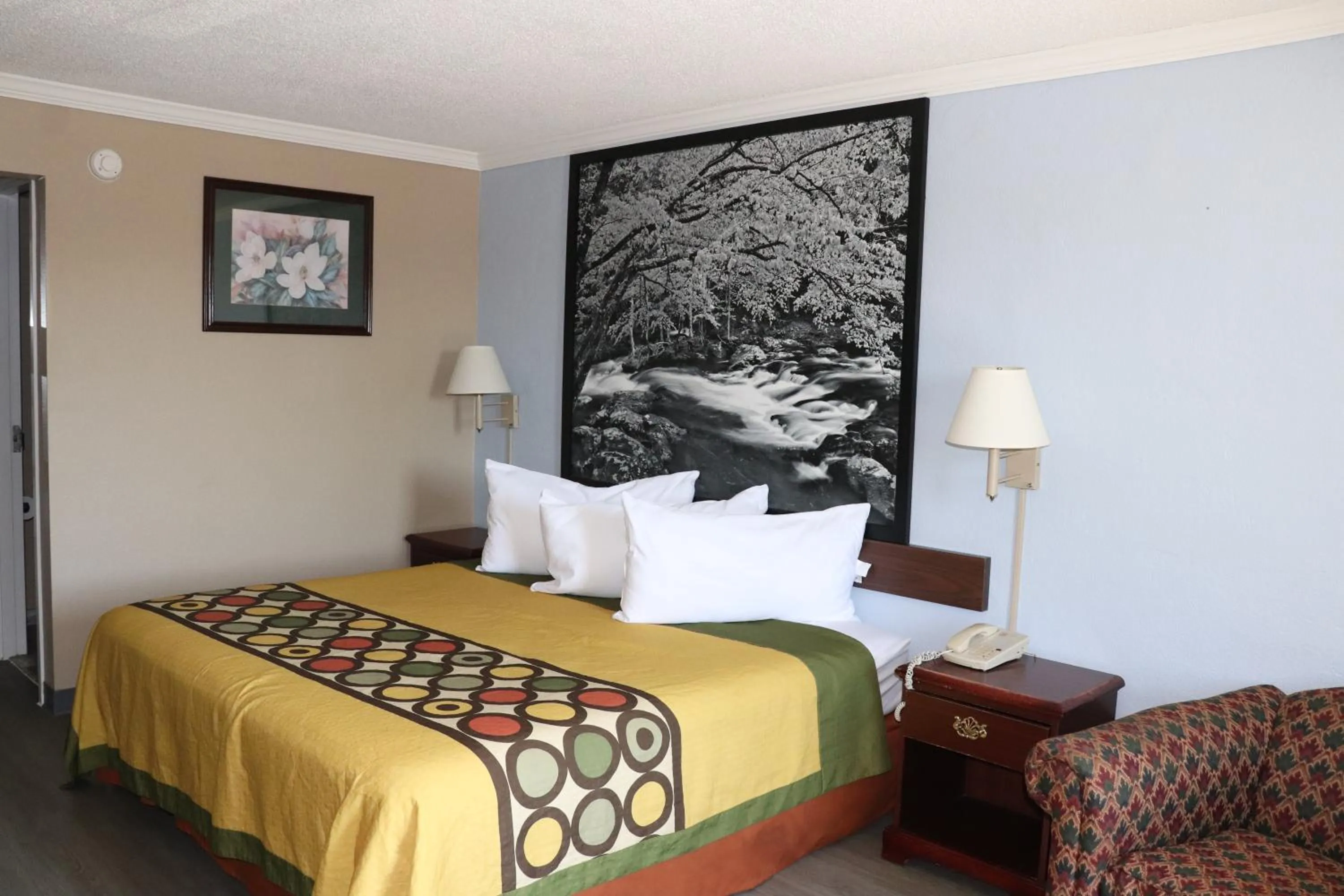 Bed in Super 8 by Wyndham Clarksville East