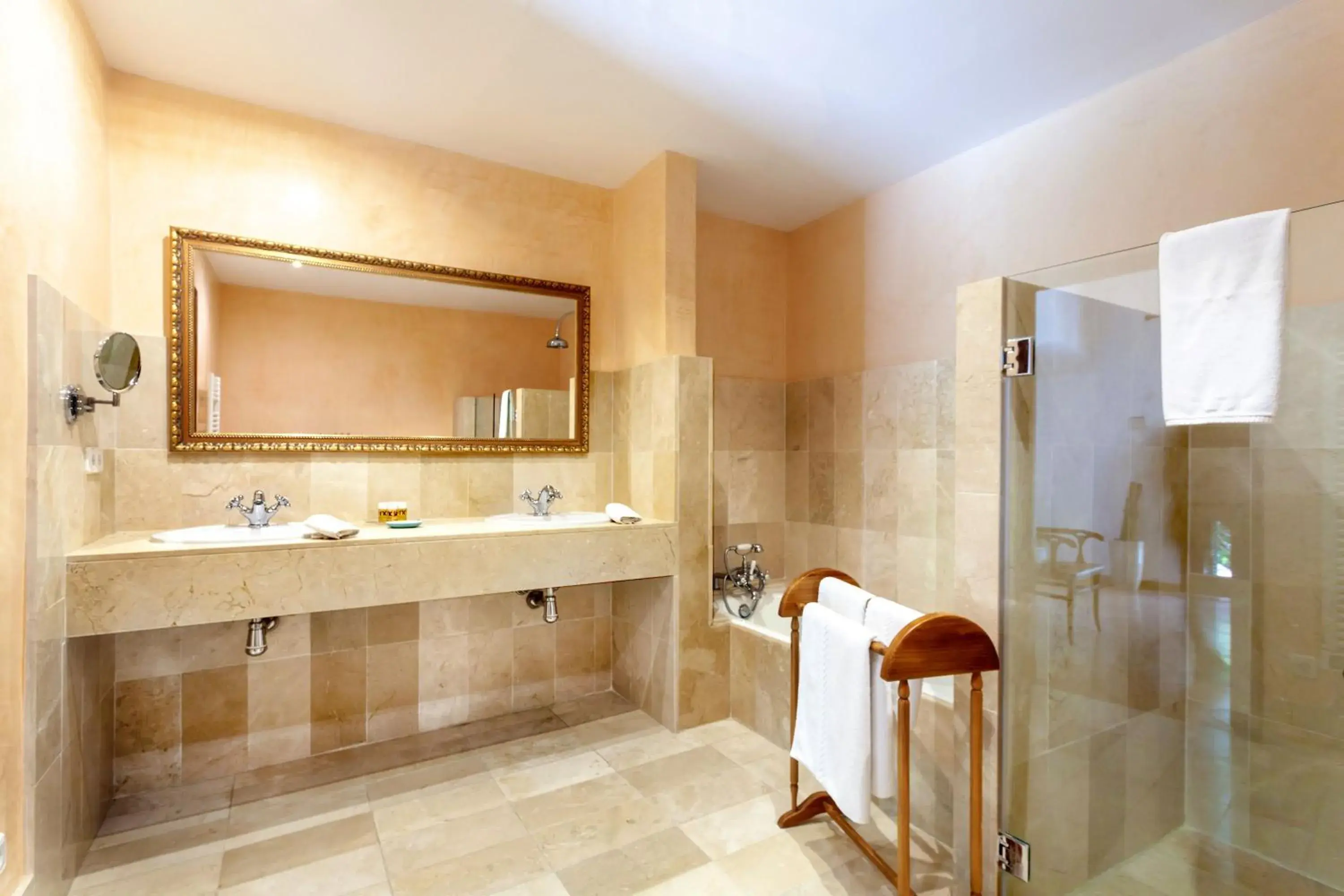 Bathroom in Finca Hotel Son Palou Bathroom in Finca Hotel Son Palou