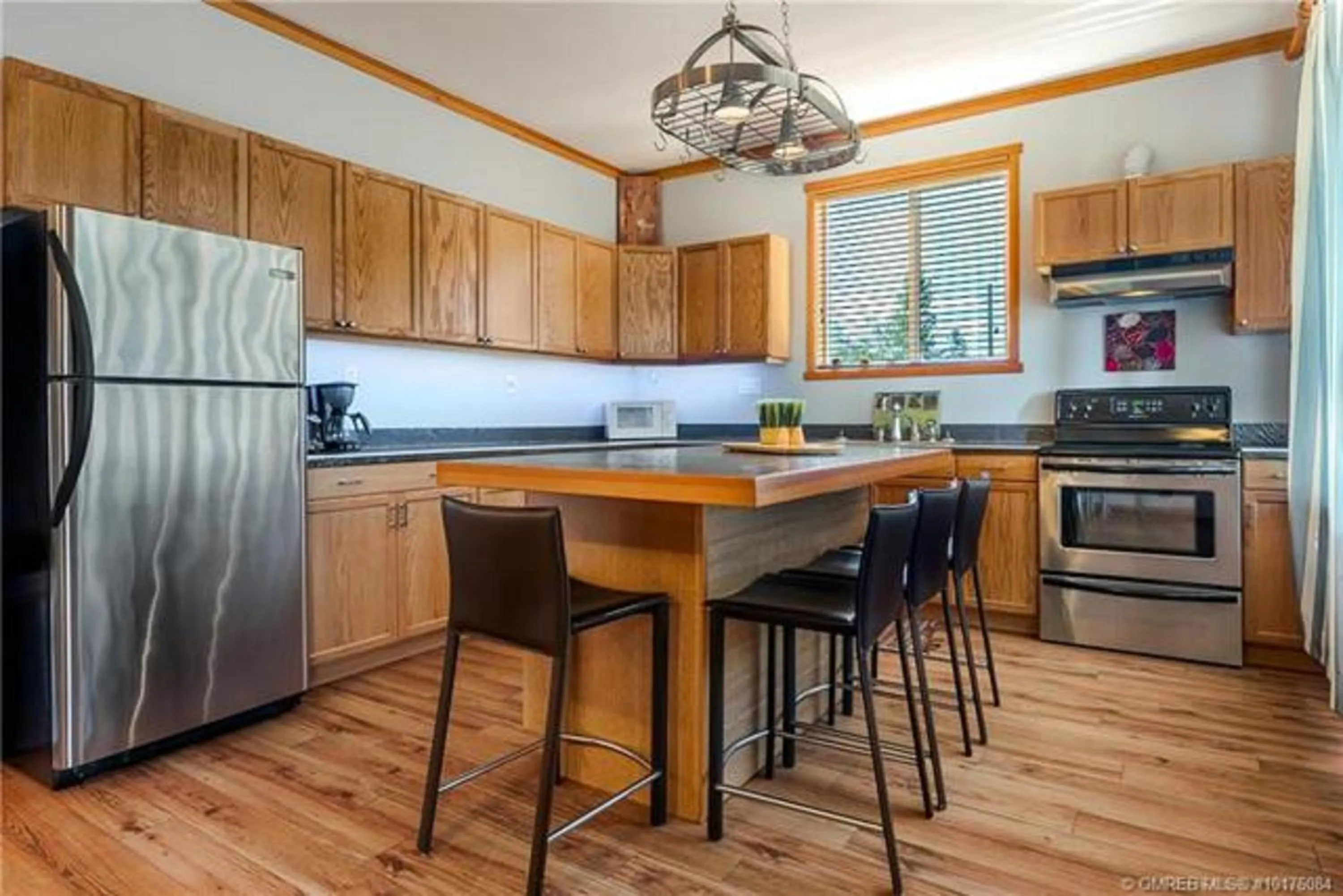 Kitchen or kitchenette, Kitchen/Kitchenette in A Okanagan Lakeview Inn