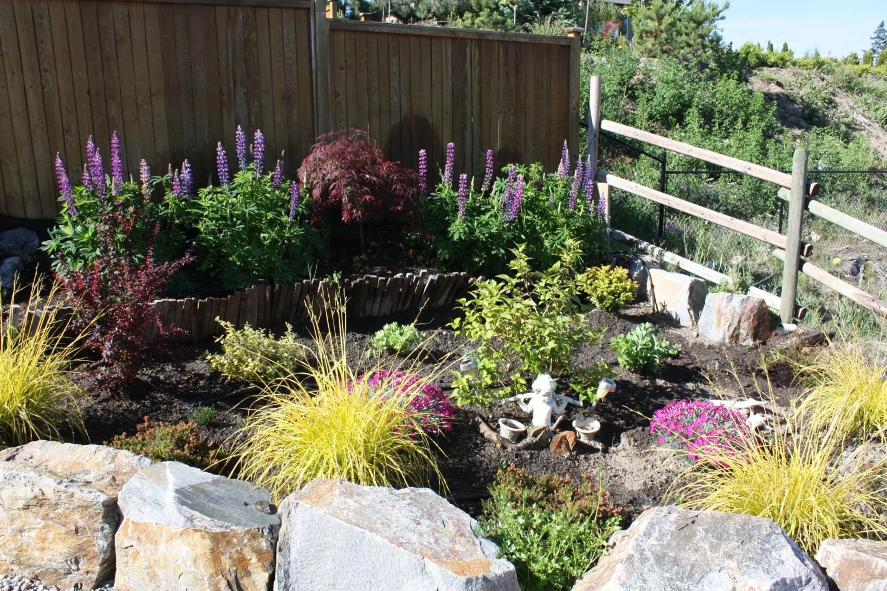 Garden in A Okanagan Lakeview Inn