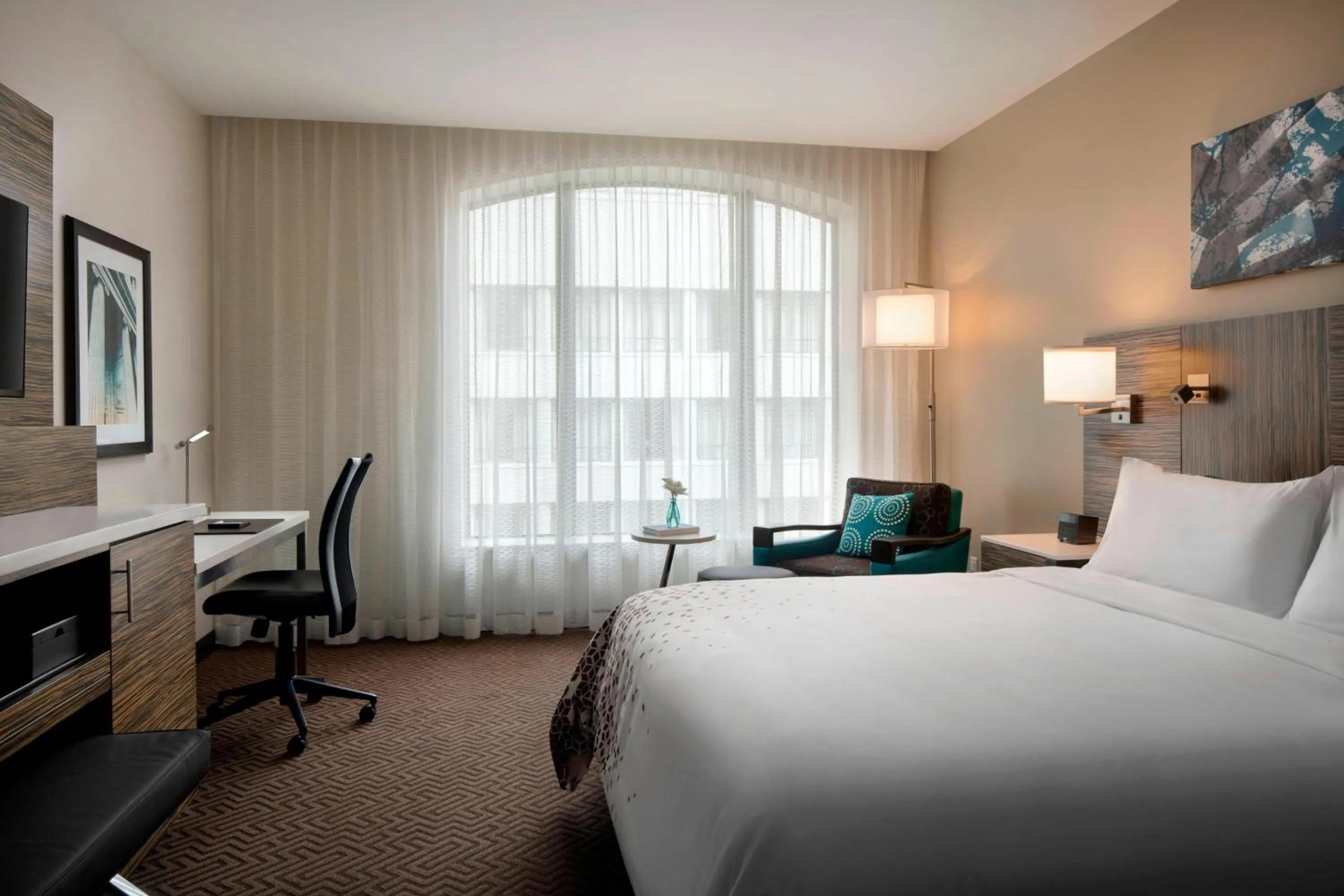 Photo of the whole room, Bed in Renaissance Denver Downtown City Center Hotel