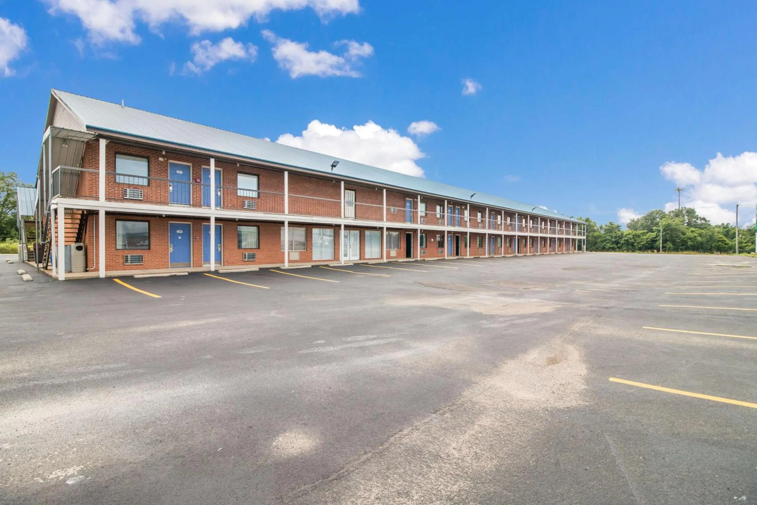 Property building in Motel 6-Metropolis, IL