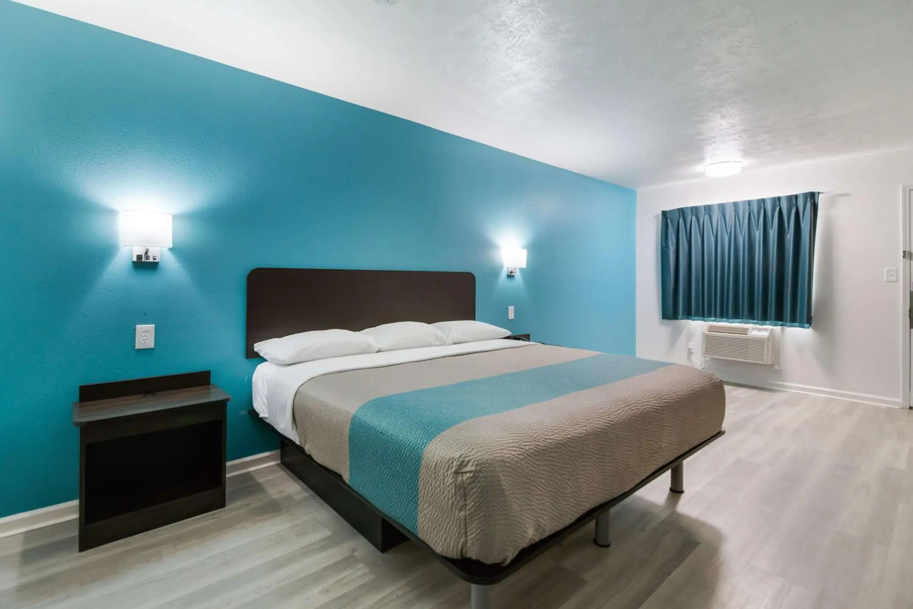 Photo of the whole room, Bed in Motel 6-Metropolis, IL Photo of the whole room, Bed in Motel 6-Metropolis, IL