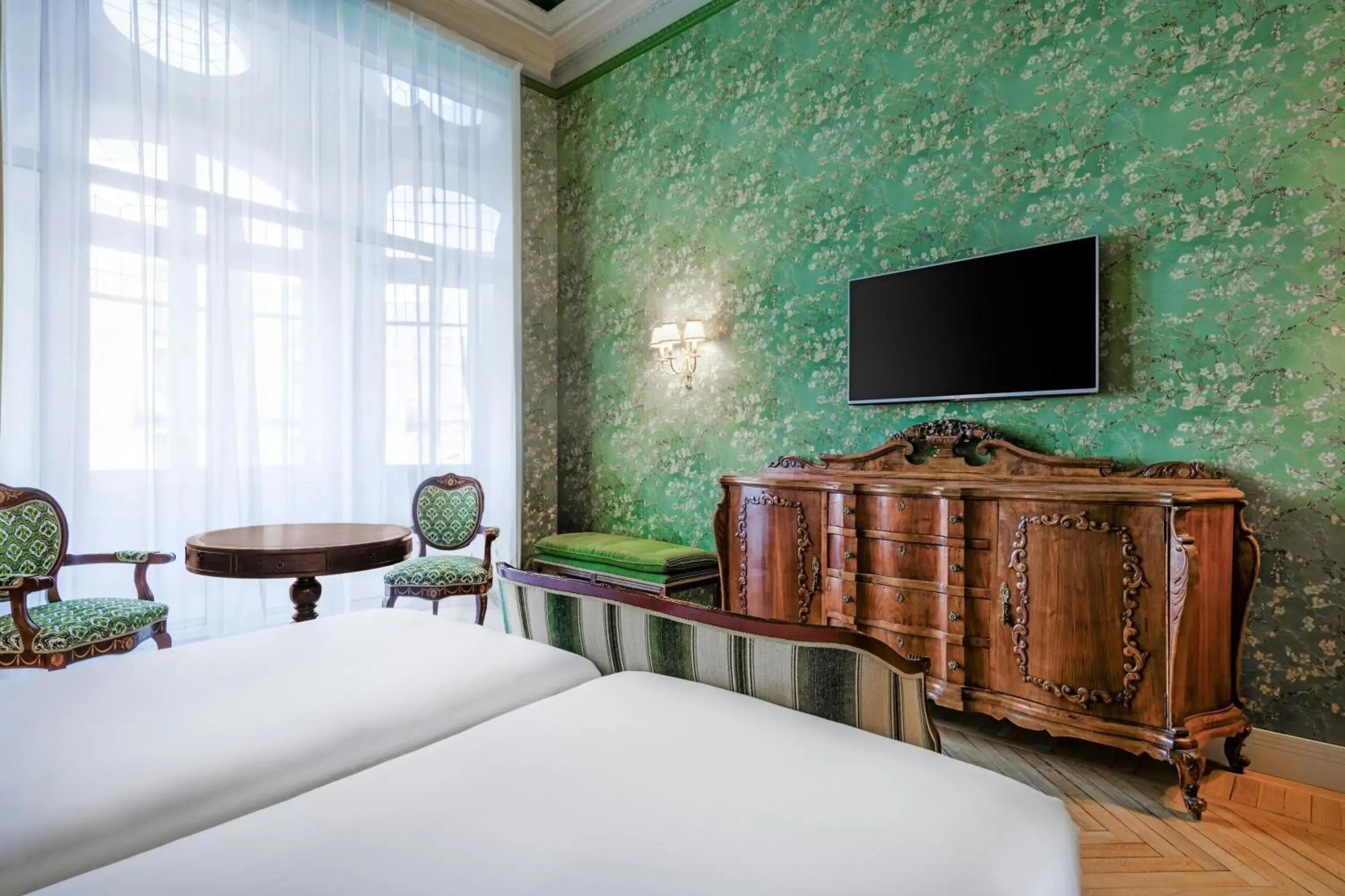 Photo of the whole room, Bed in Hotel Palacio del Retiro, Autograph Collection Photo of the whole room, Bed in Hotel Palacio del Retiro, Autograph Collection