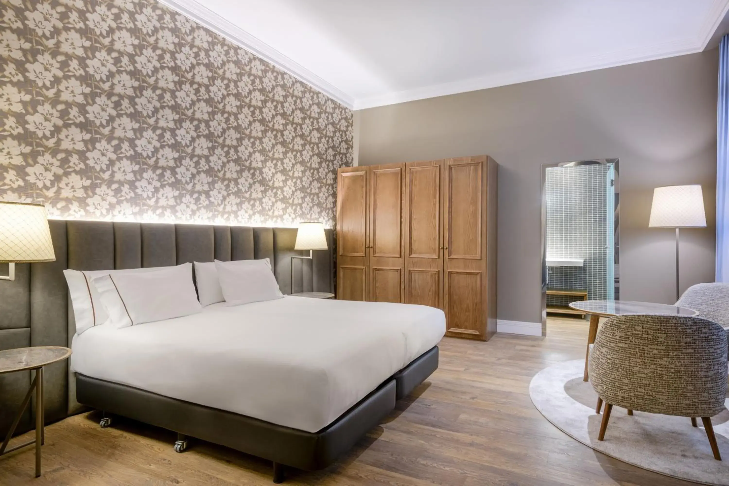 Photo of the whole room, Bed in Hotel Palacio del Retiro, Autograph Collection Photo of the whole room, Bed in Hotel Palacio del Retiro, Autograph Collection