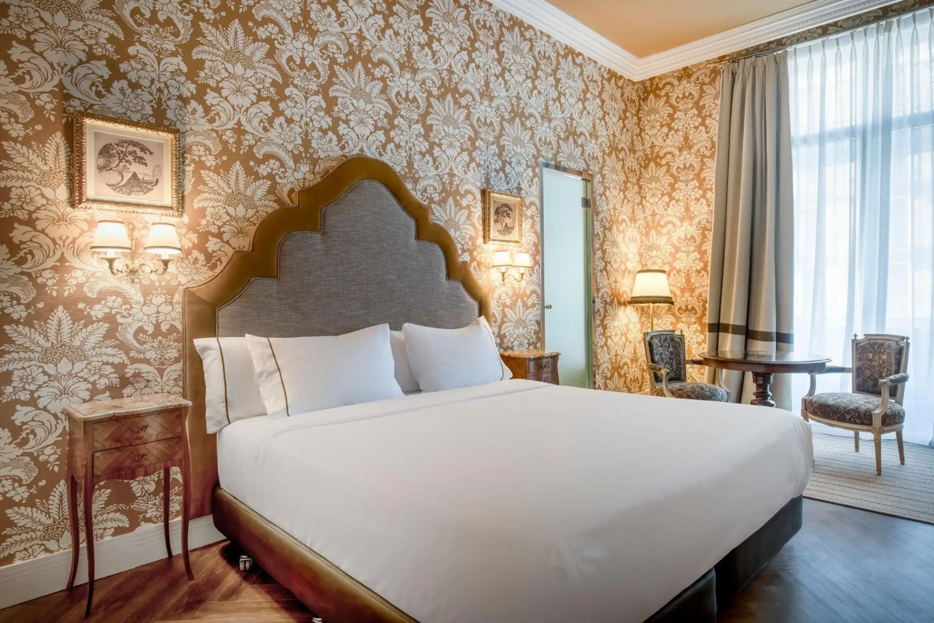 Photo of the whole room, Bed in Hotel Palacio del Retiro, Autograph Collection Photo of the whole room, Bed in Hotel Palacio del Retiro, Autograph Collection
