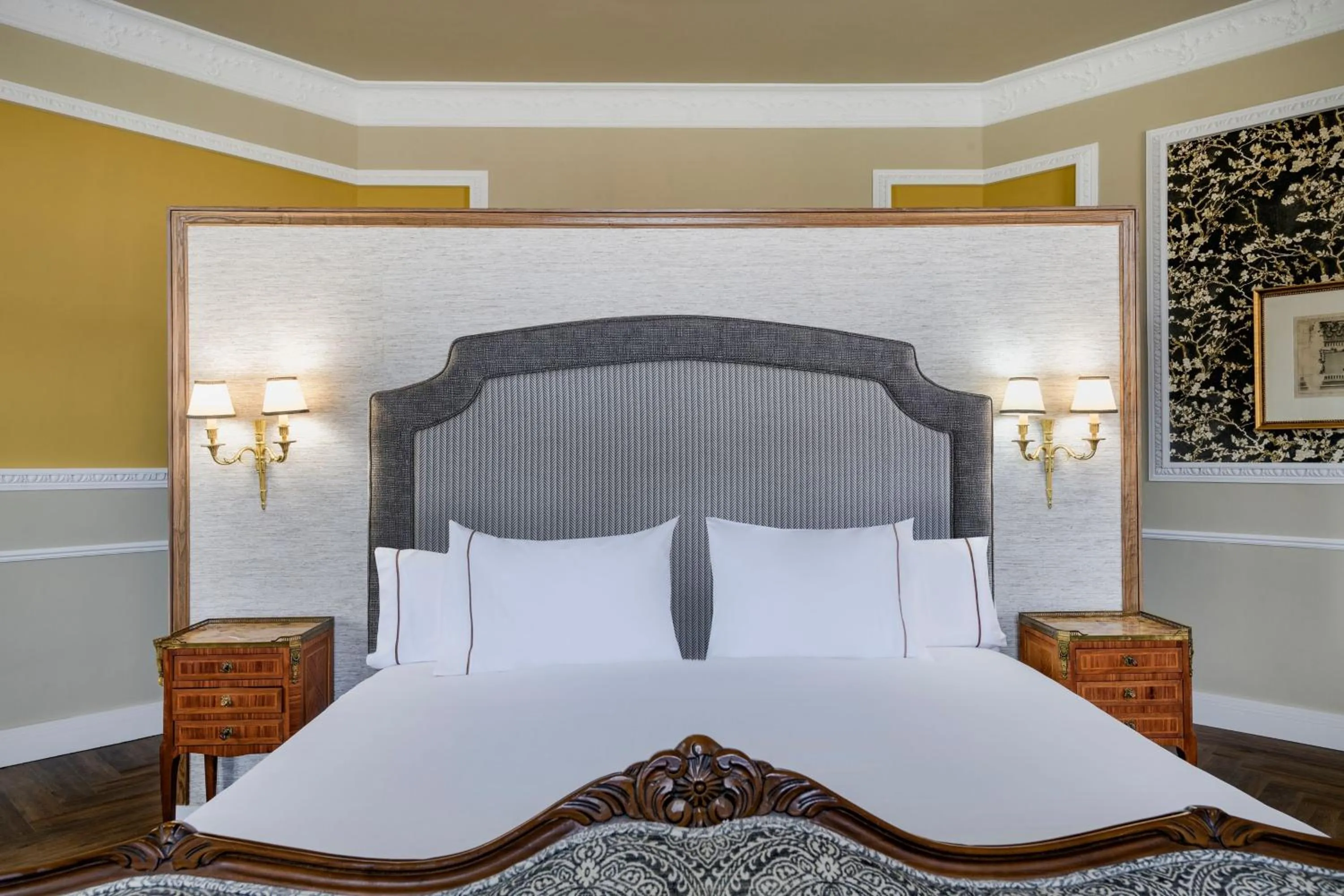 Photo of the whole room, Bed in Hotel Palacio del Retiro, Autograph Collection