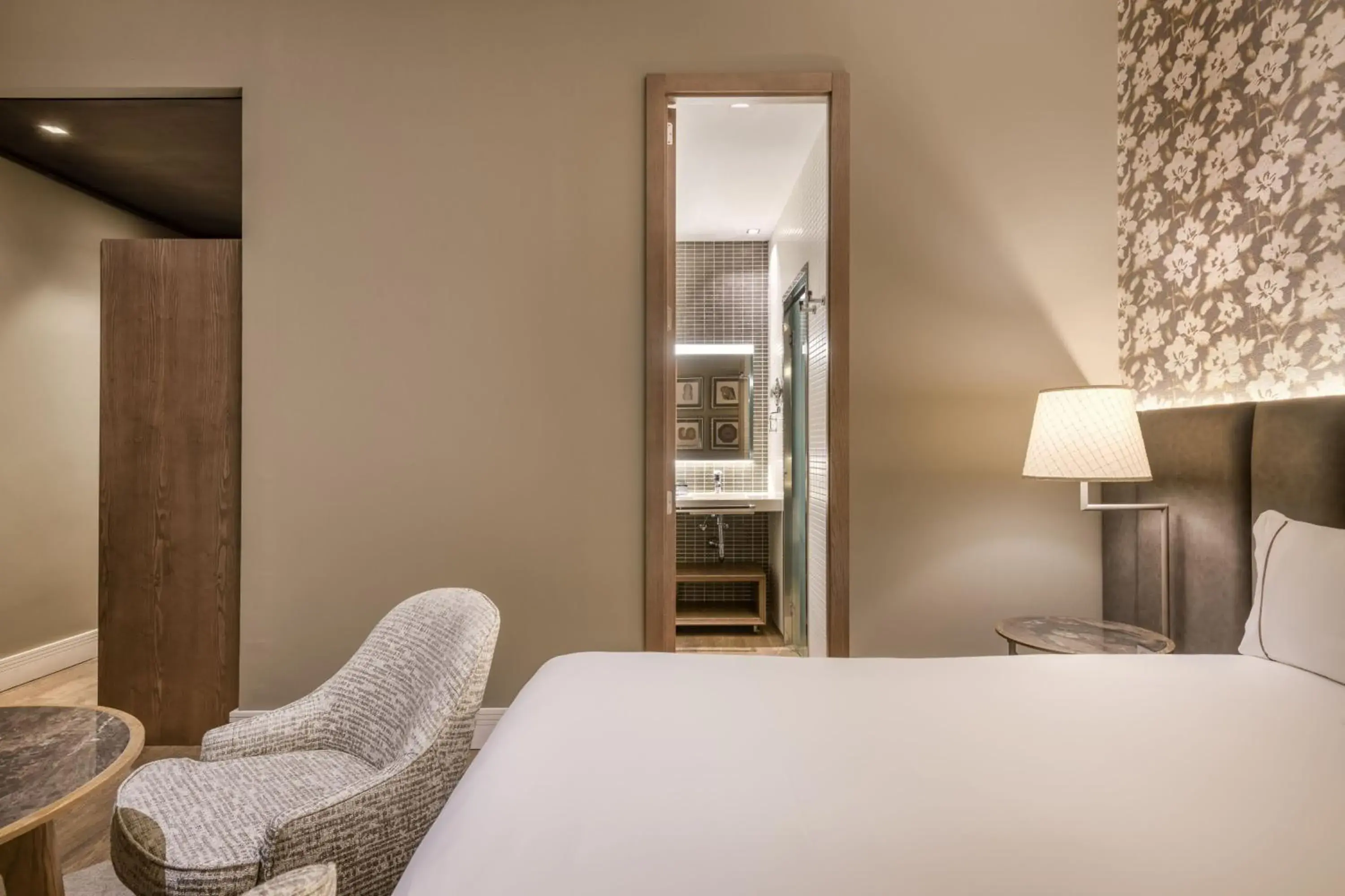 Photo of the whole room, Bed in Hotel Palacio del Retiro, Autograph Collection Photo of the whole room, Bed in Hotel Palacio del Retiro, Autograph Collection