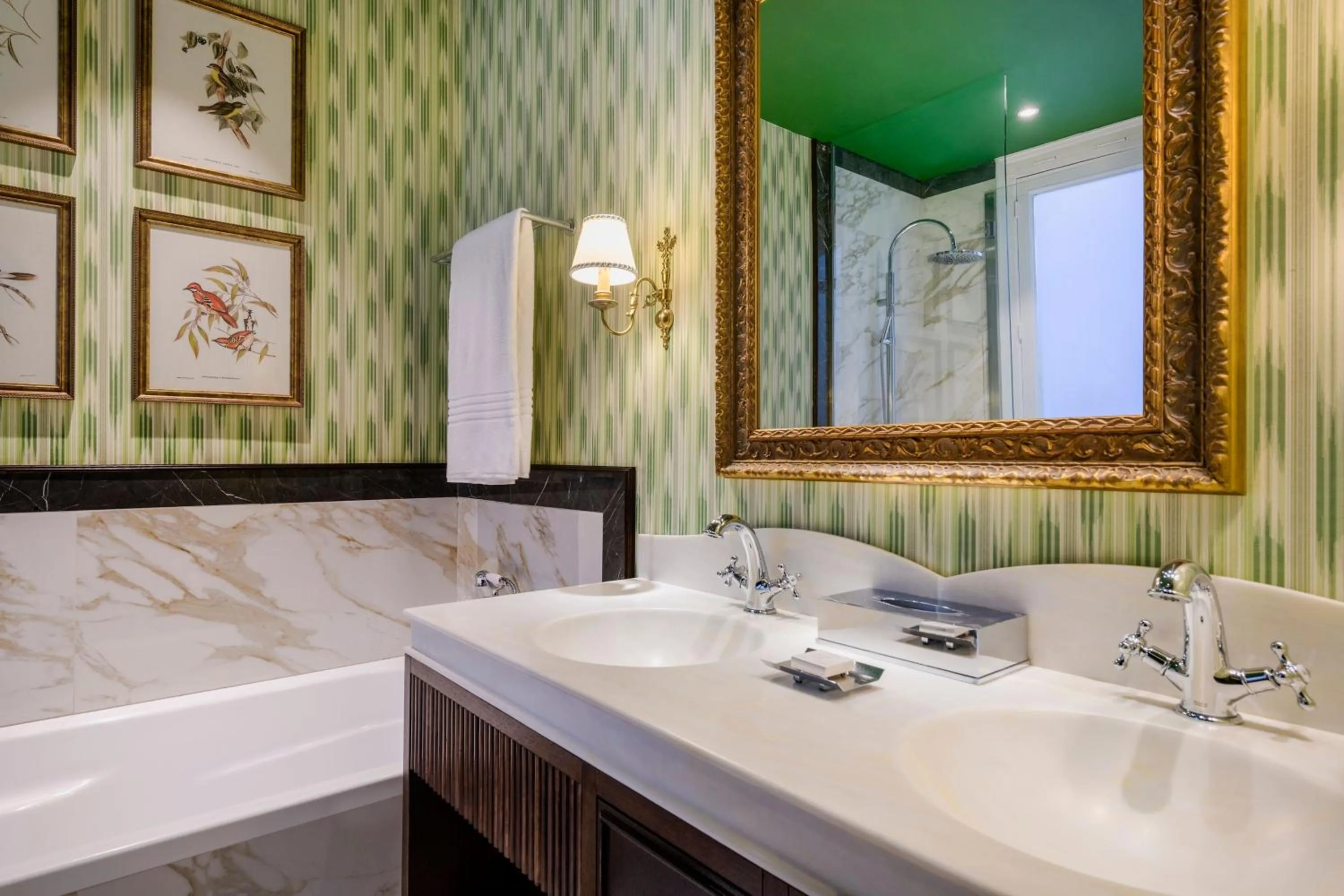 Photo of the whole room in Hotel Palacio del Retiro, Autograph Collection