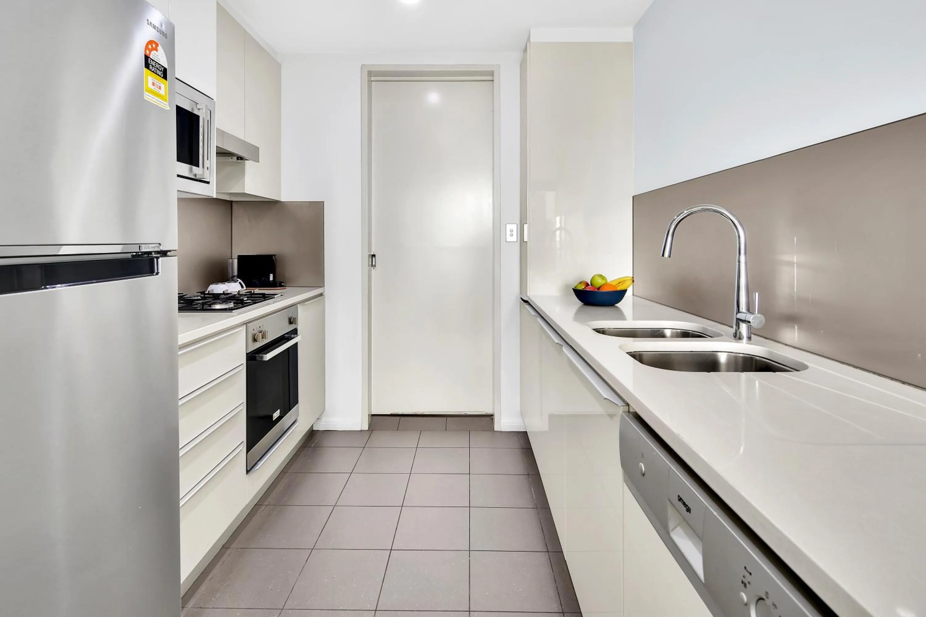 North Sydney Large Two Bedroom MIL2302