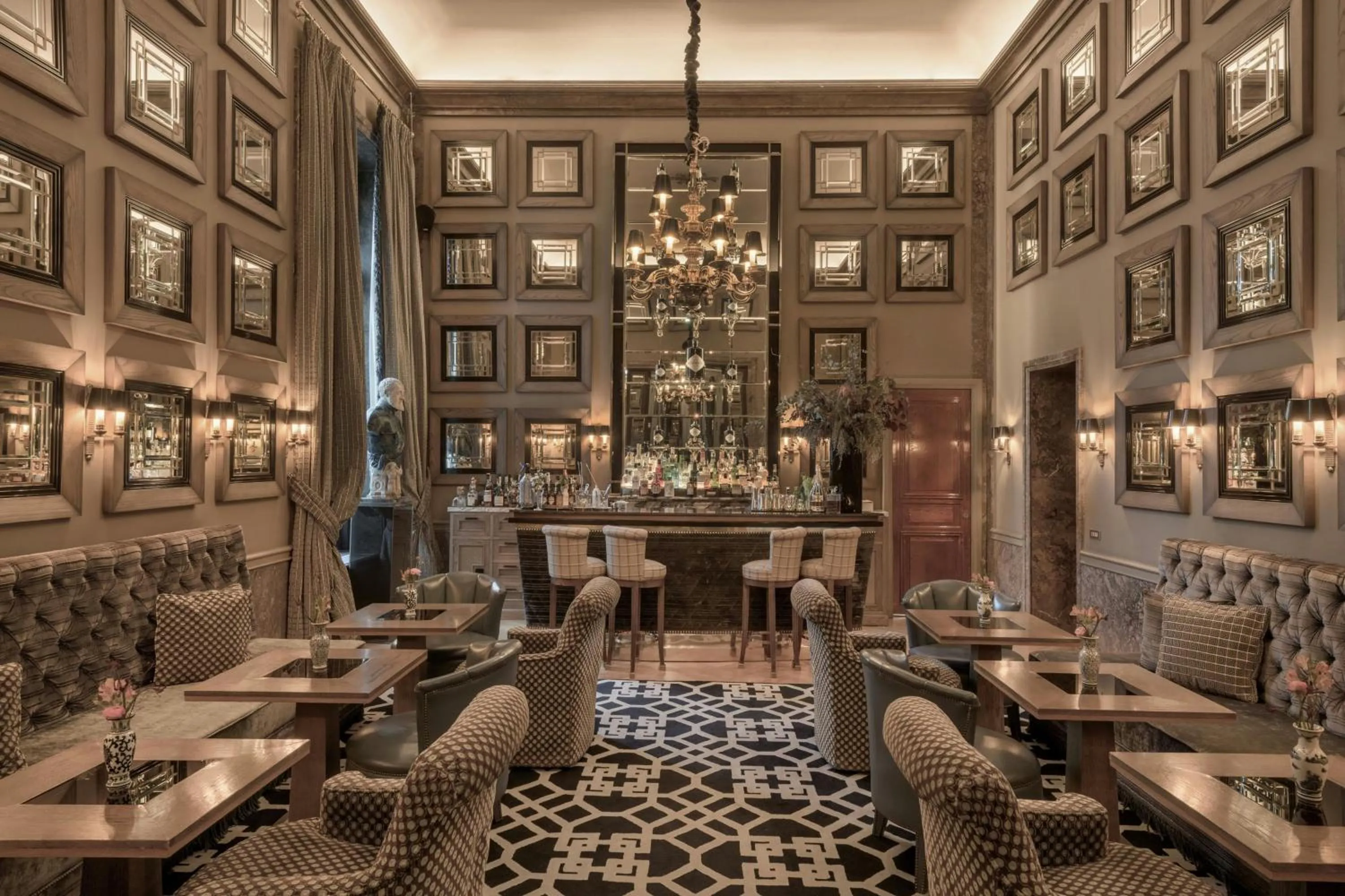 Lounge or bar in Santo Mauro, a Luxury Collection Hotel, Madrid