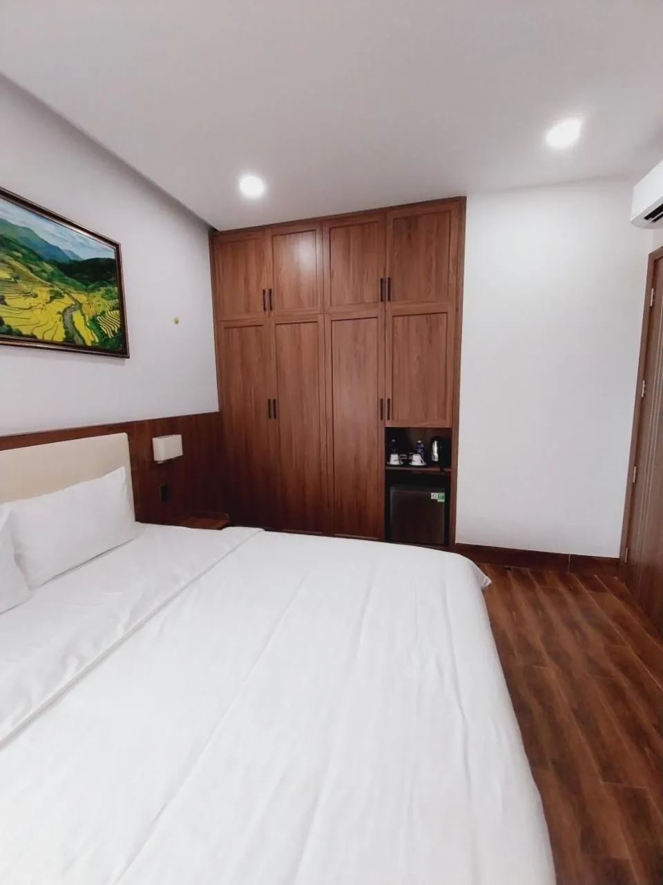 oven, Bed in Santini Hotel