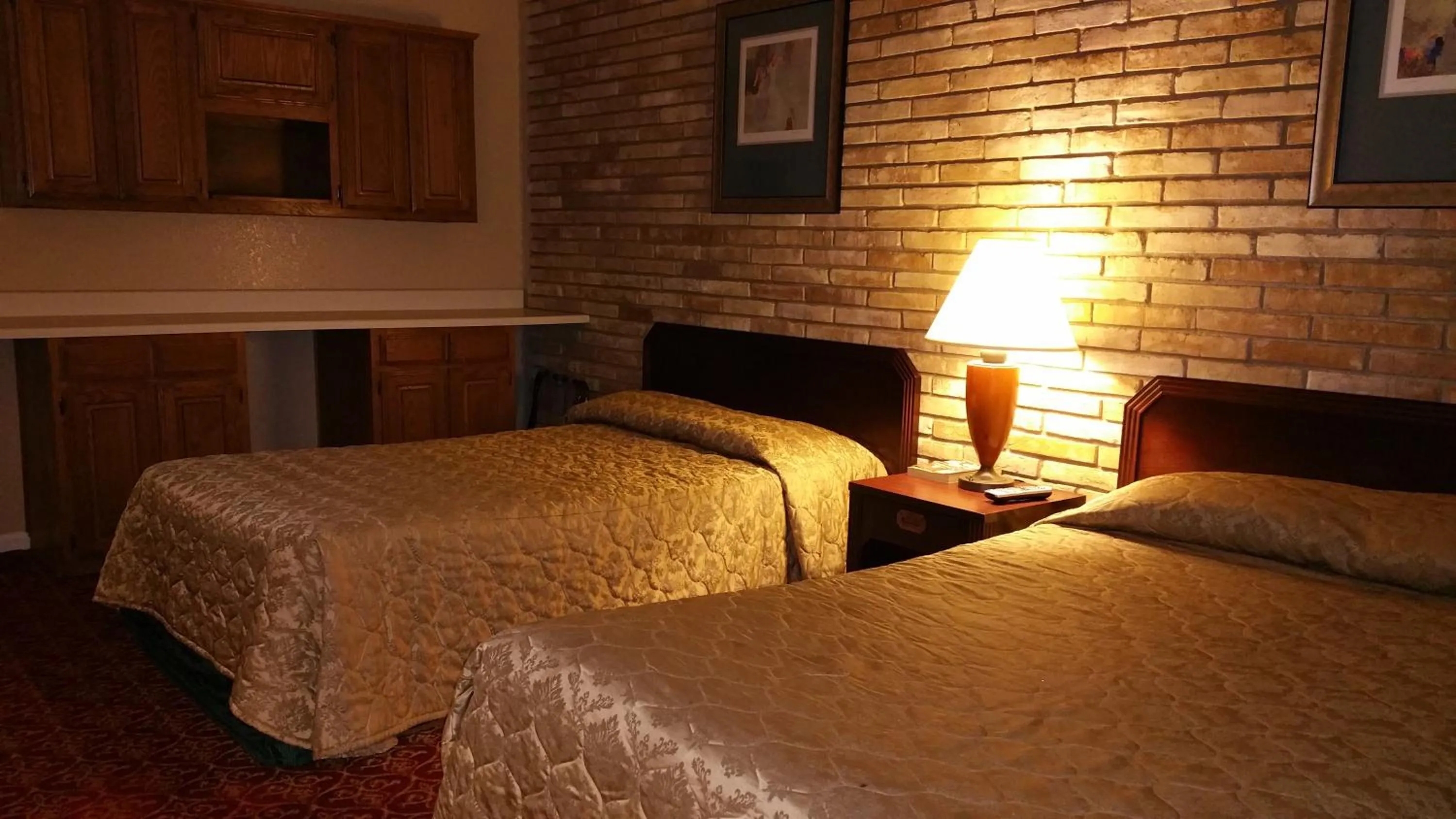 Bedroom, Bed in Executive Inn and Suites Waxahachie