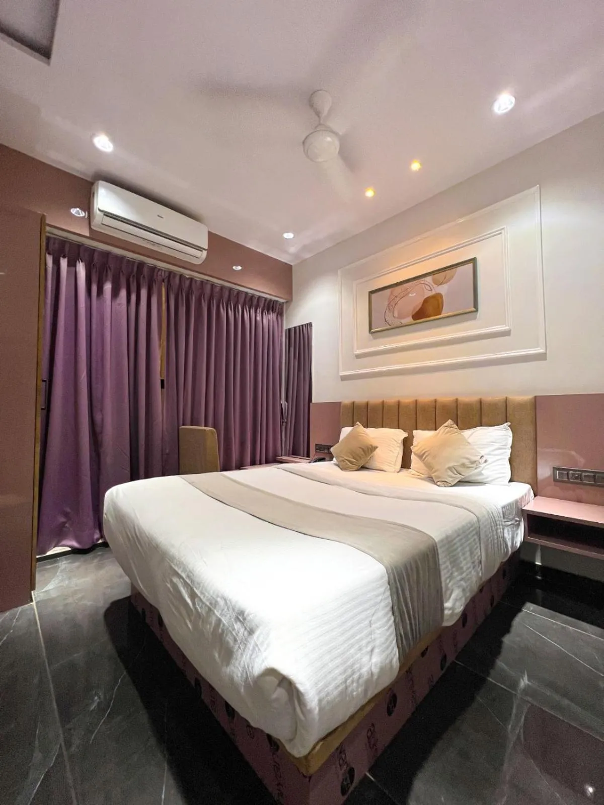 Hotel Czar Inn