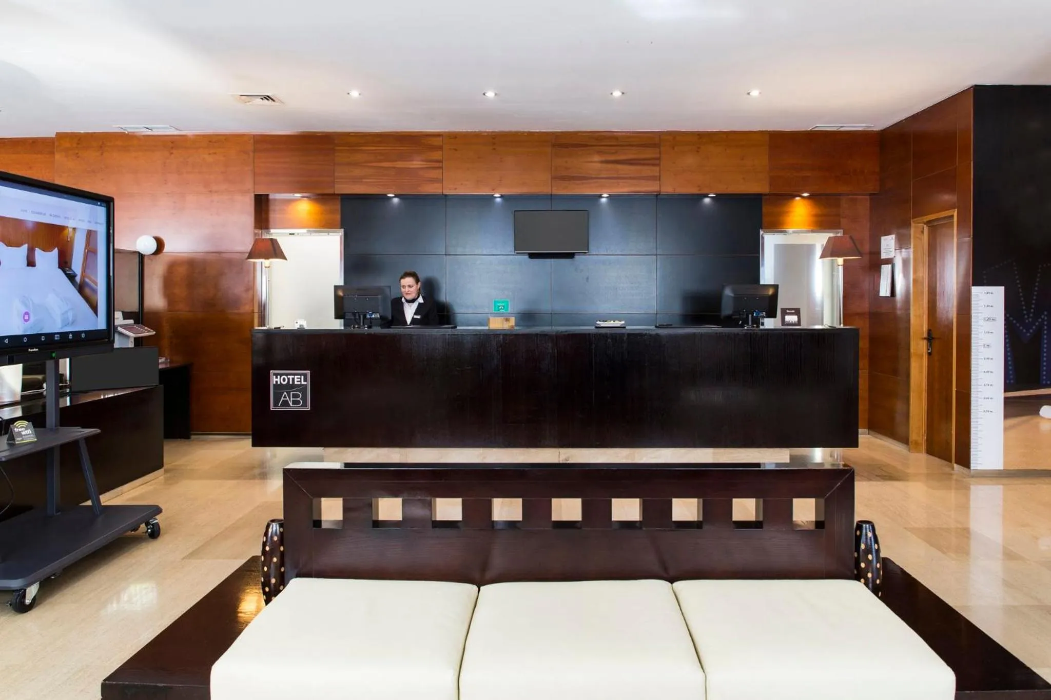 Lobby or reception in Sercotel AB Arganda