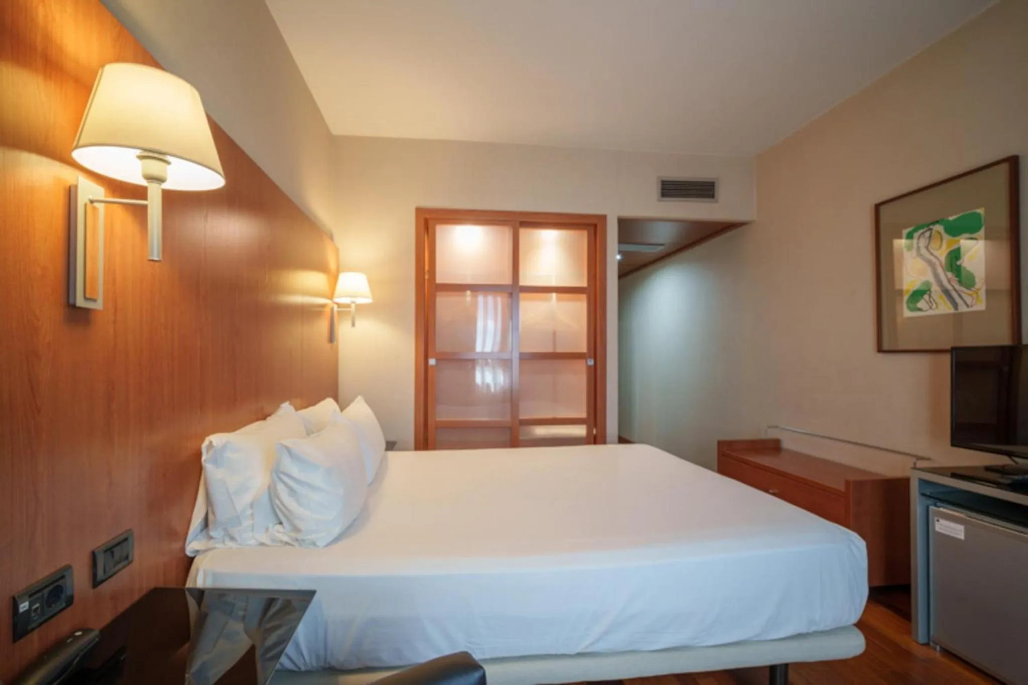 Photo of the whole room, Bed in Sercotel AB Arganda