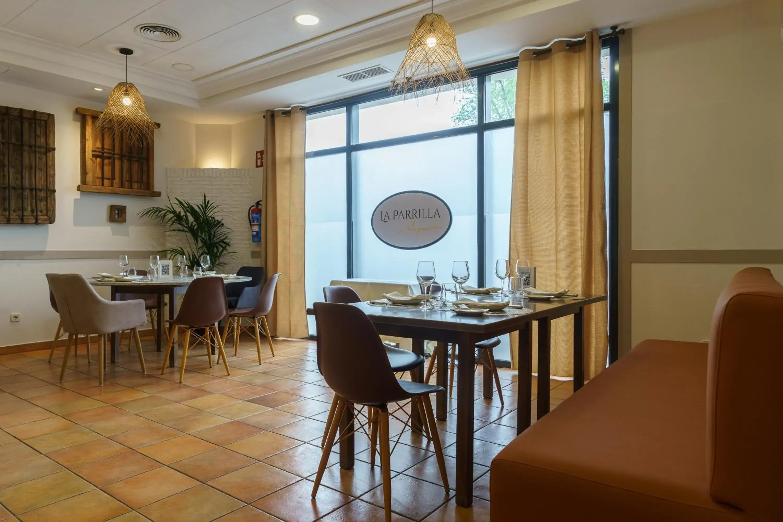 Restaurant/places to eat, Dining Area in Sercotel AB Arganda