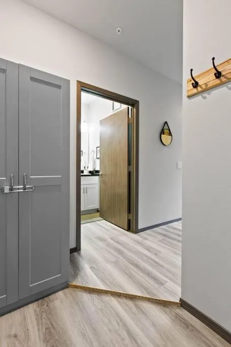 Full ADA Unit - 2 Bed 2 Bath Unit Near Downtown