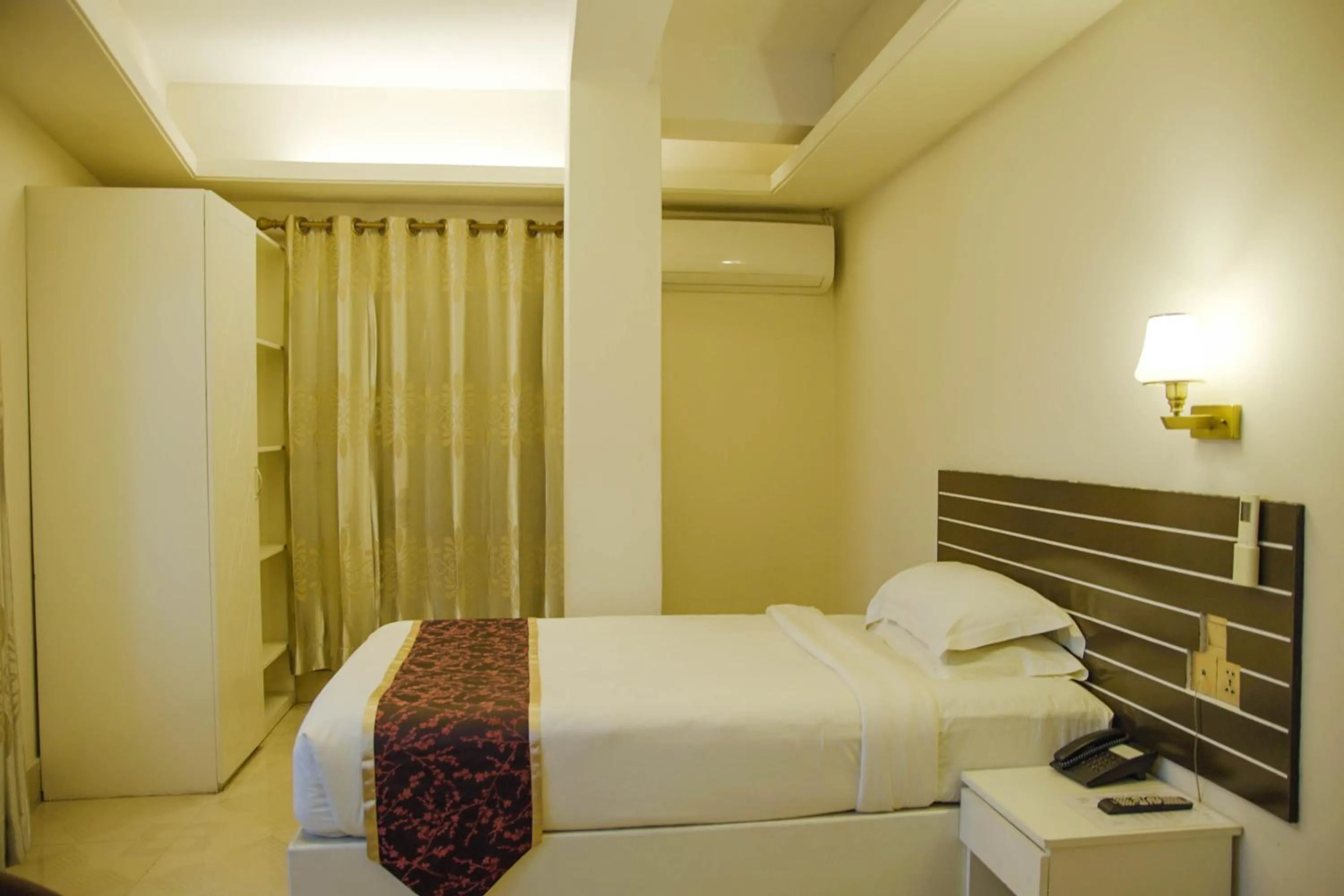 Bed in Hotel Shuktara Dhaka