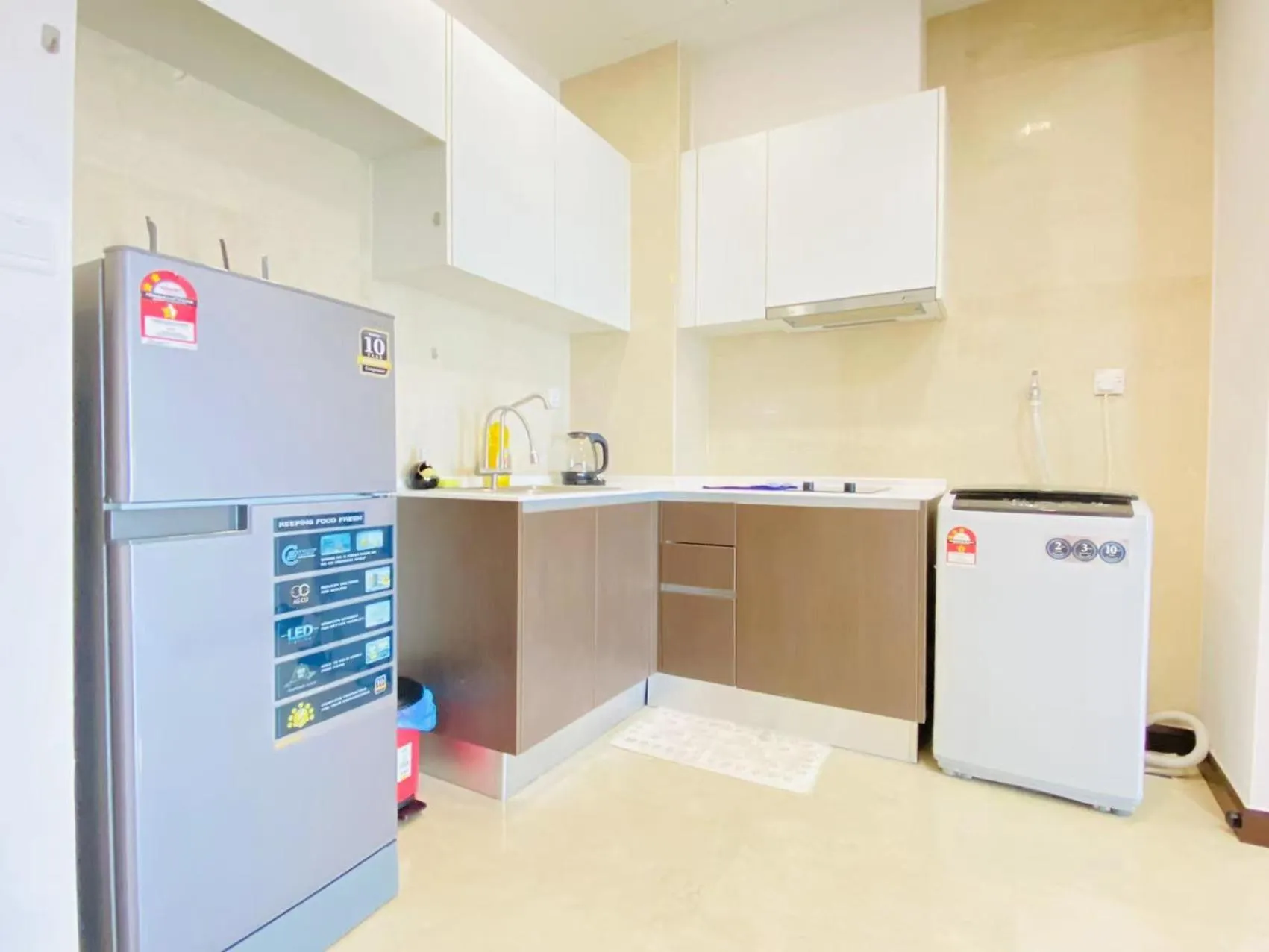 Kitchen or kitchenette in Silver Scape Residence Melaka Raya By Heystay Management