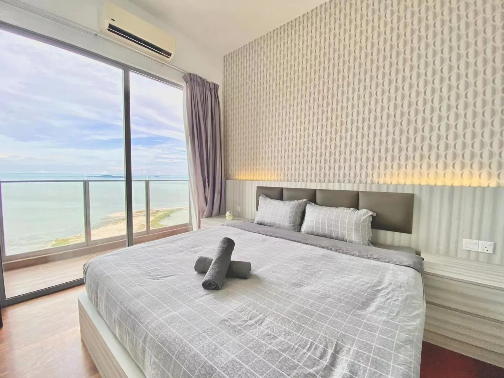 Bedroom, Bed in Silver Scape Residence Melaka Raya By Heystay Management