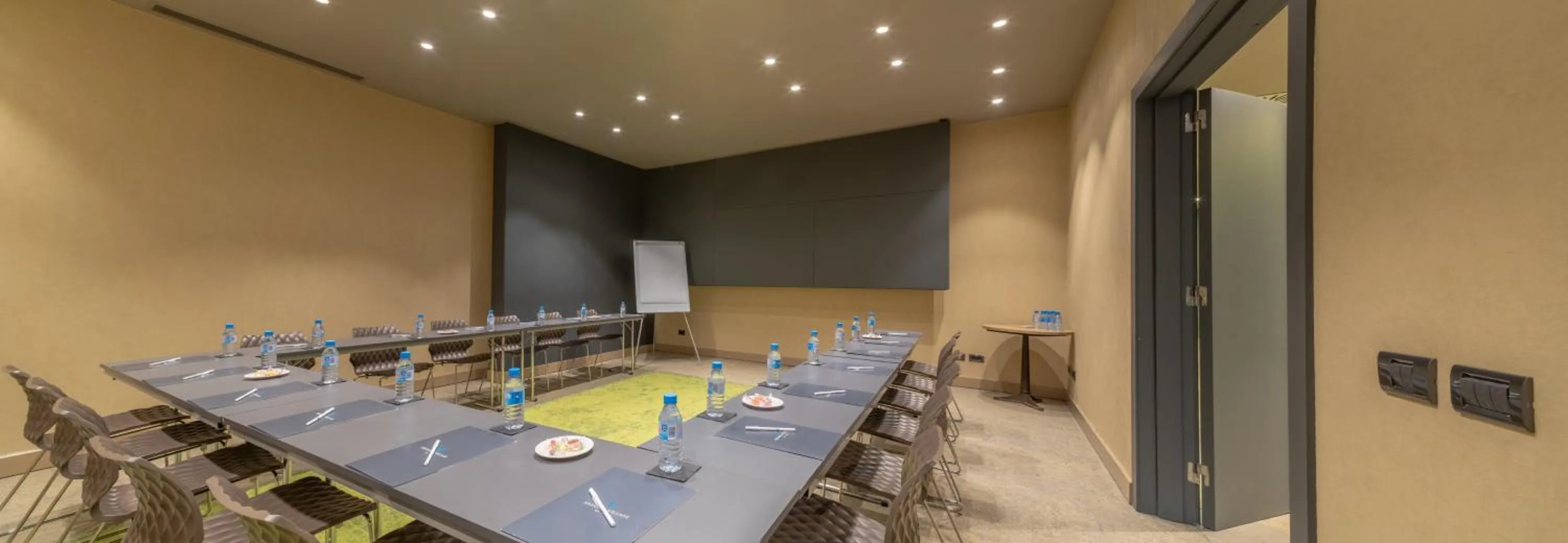 Aravaca Village Hotel