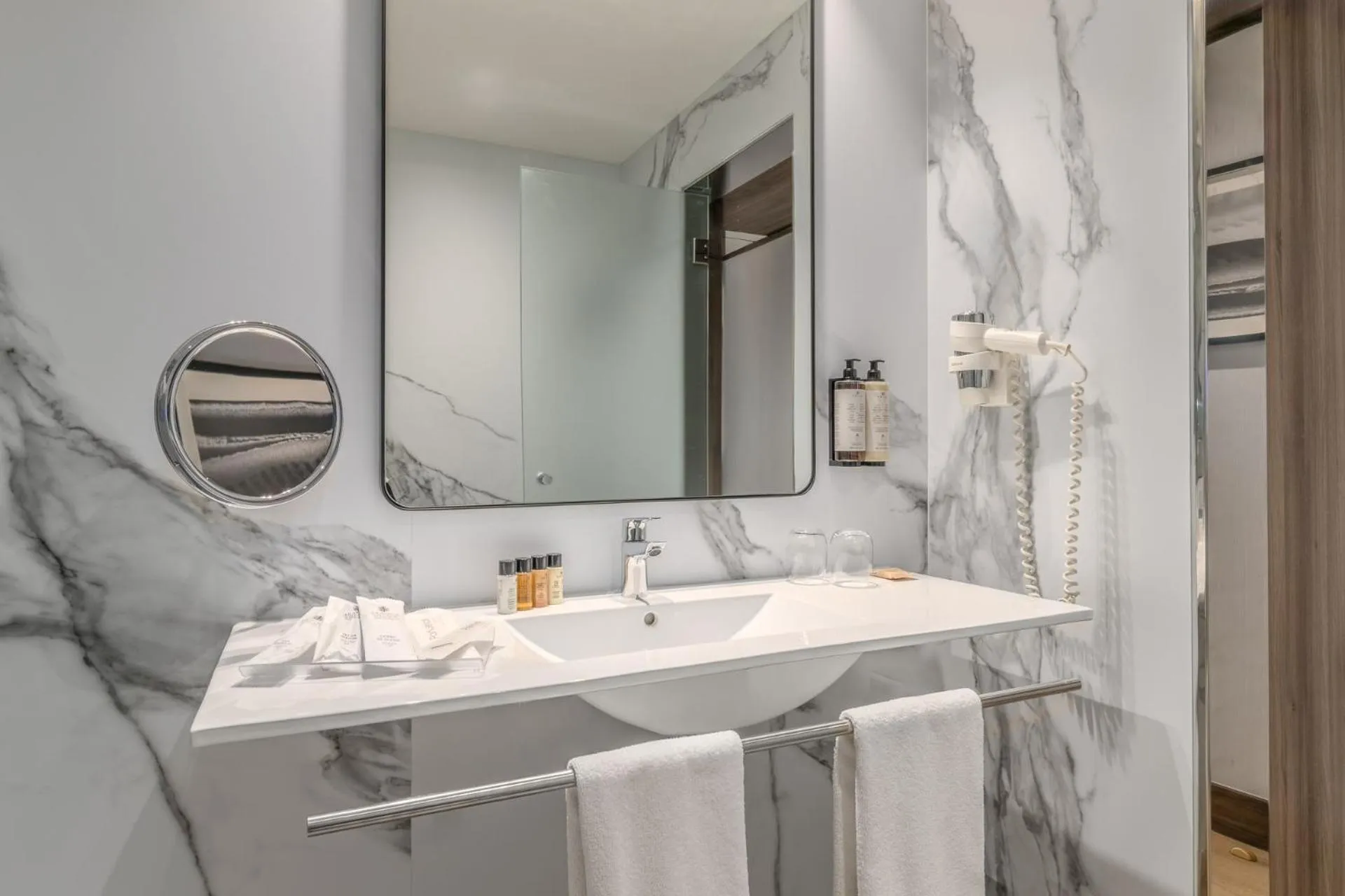 Aravaca Village Hotel