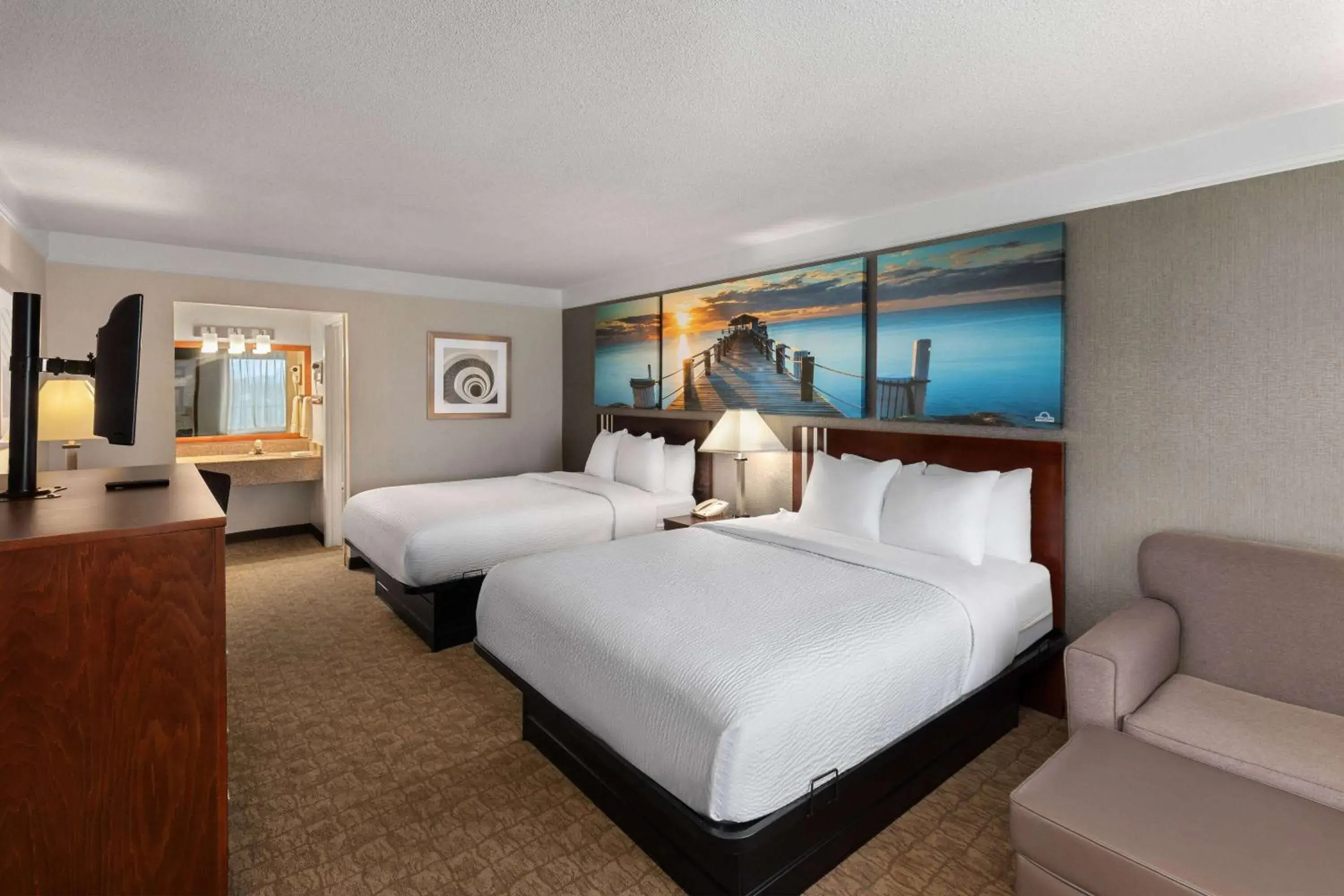 Queen Room with Two Queen Beds - Non-Smoking in Days Inn by Wyndham Columbia Kentucky Queen Room with Two Queen Beds - Non-Smoking in Days Inn by Wyndham Columbia Kentucky