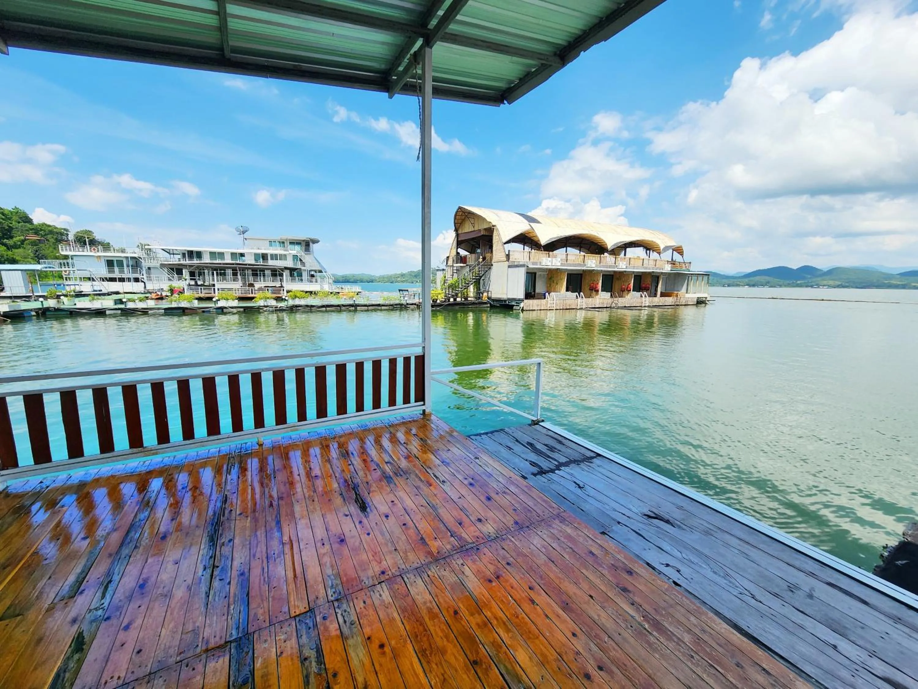 River view in บ้านไร่ วรรณ วาลย์ รีสอร์ท
