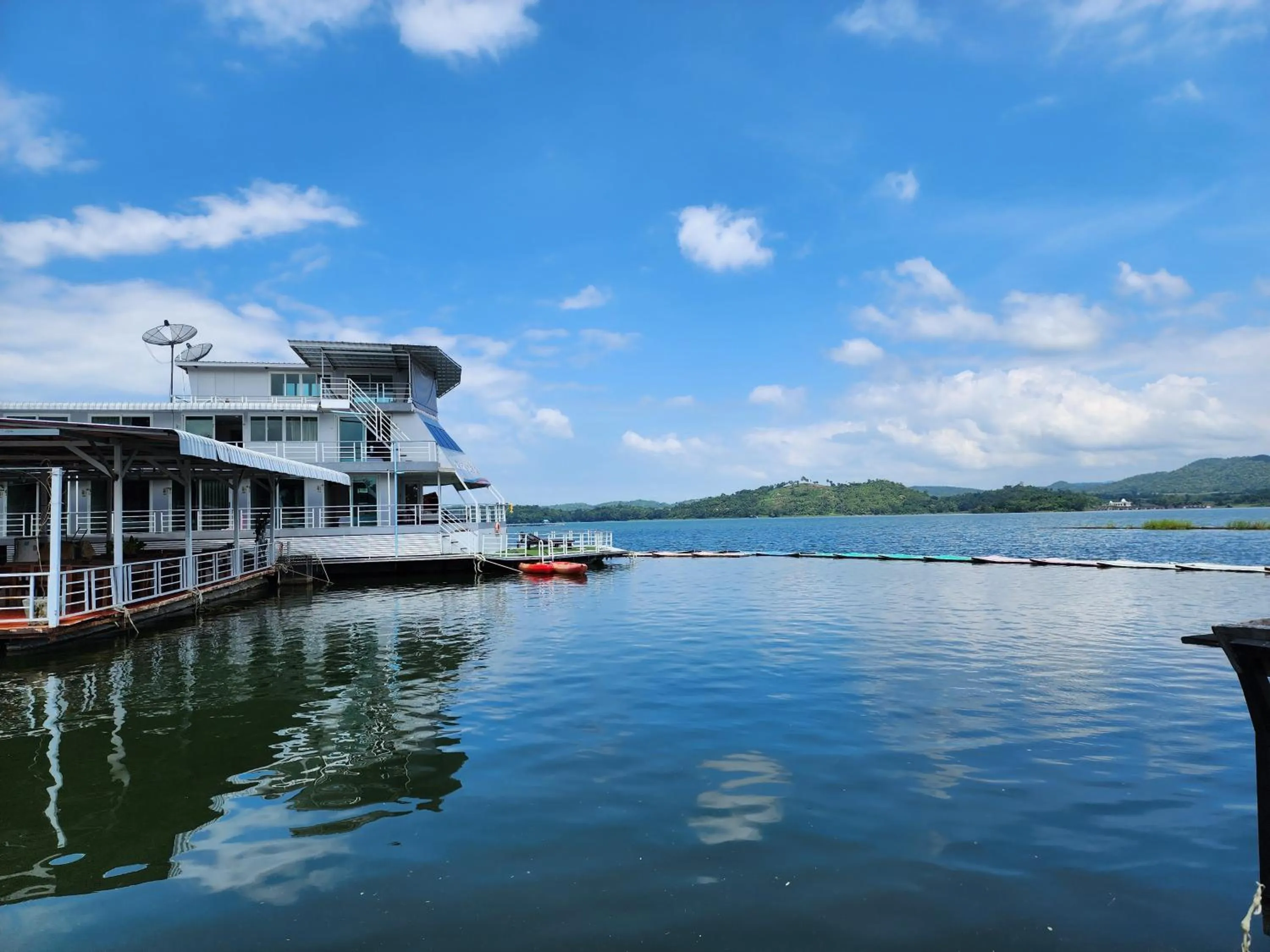 River view in บ้านไร่ วรรณ วาลย์ รีสอร์ท