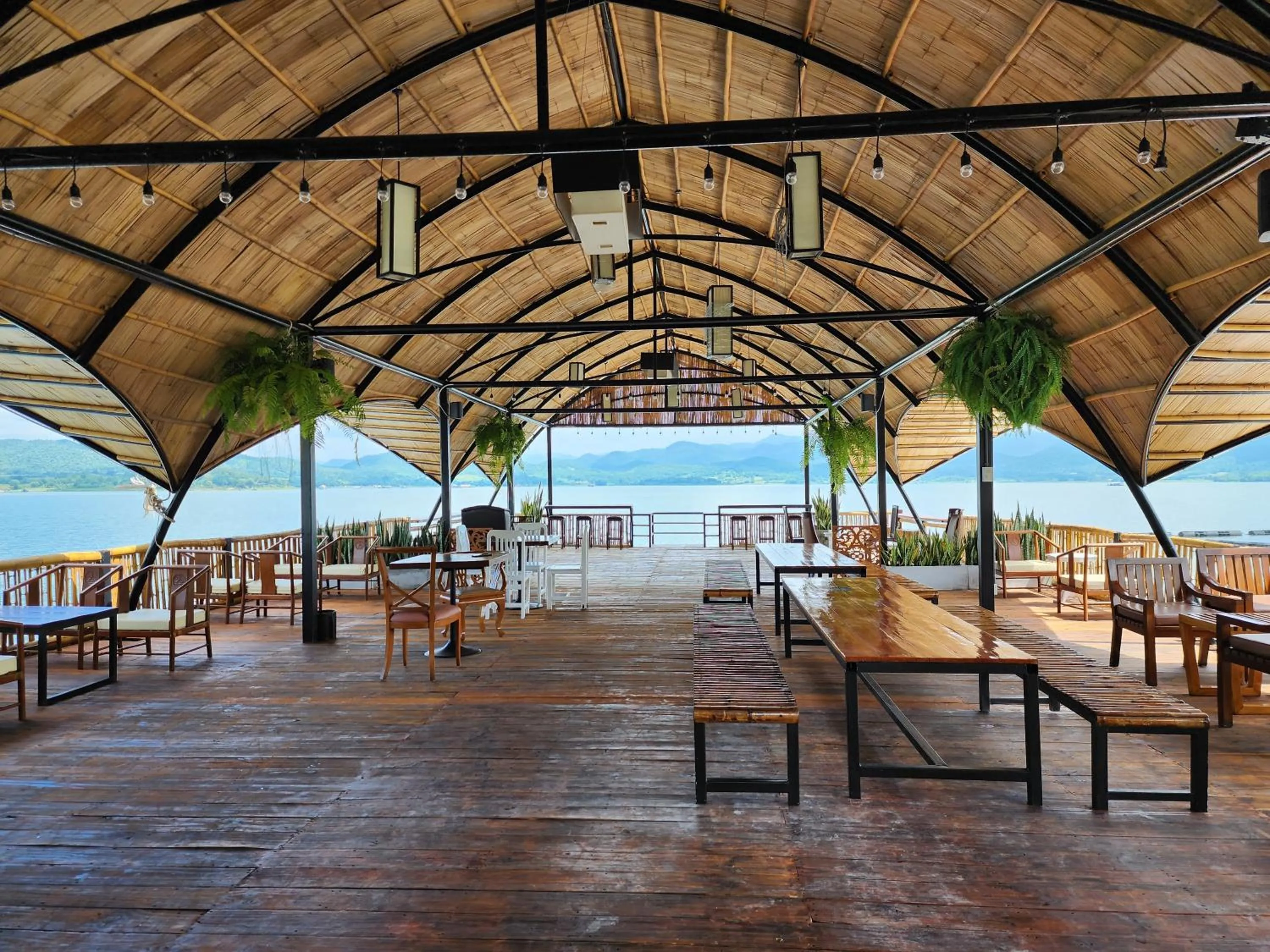 Restaurant/places to eat in บ้านไร่ วรรณ วาลย์ รีสอร์ท