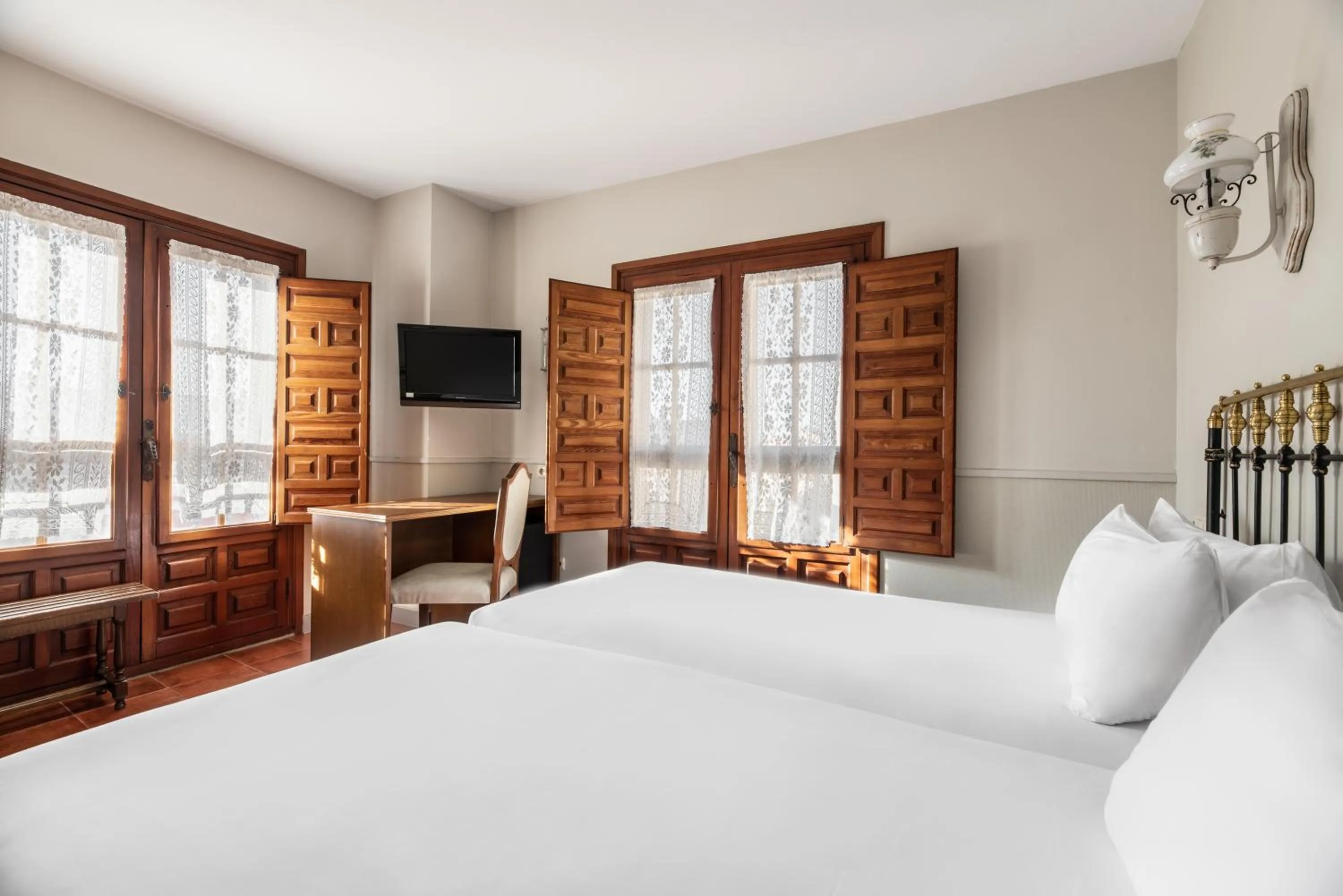 Bedroom, Bed in Crisol Mesón del Cid