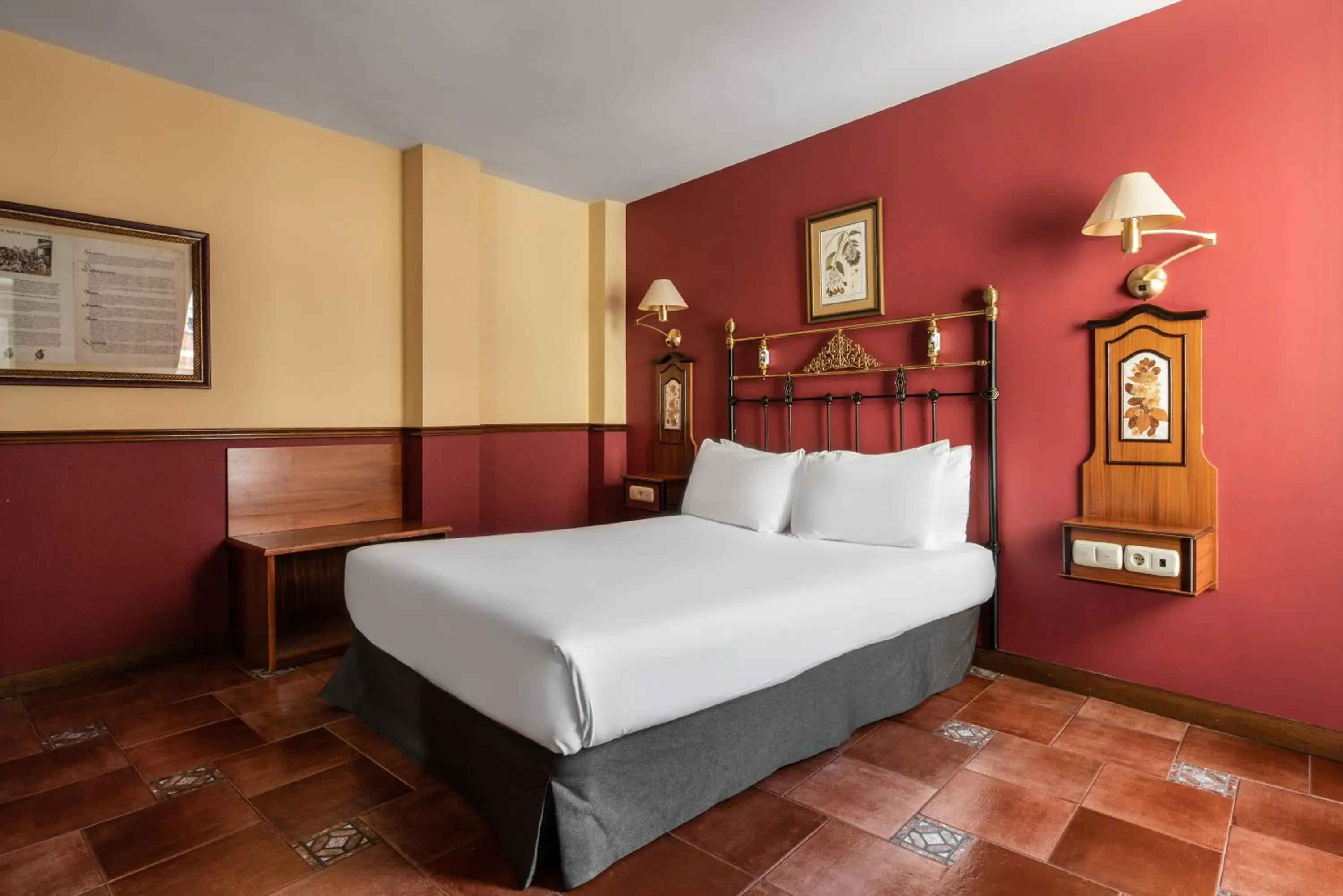 Photo of the whole room, Bed in Crisol Mesón del Cid Photo of the whole room, Bed in Crisol Mesón del Cid