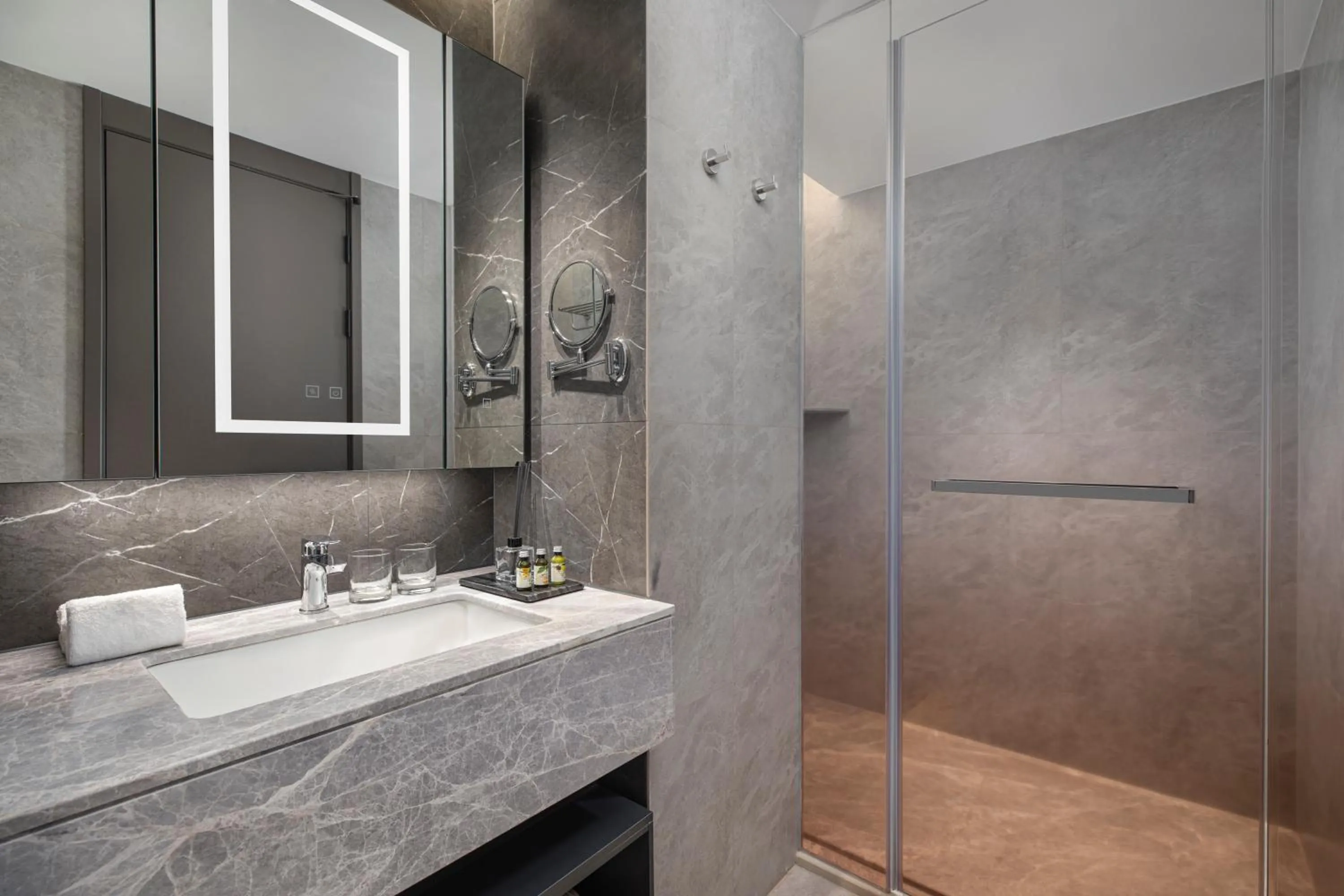 Shower in Somerset Future Center Wuhan