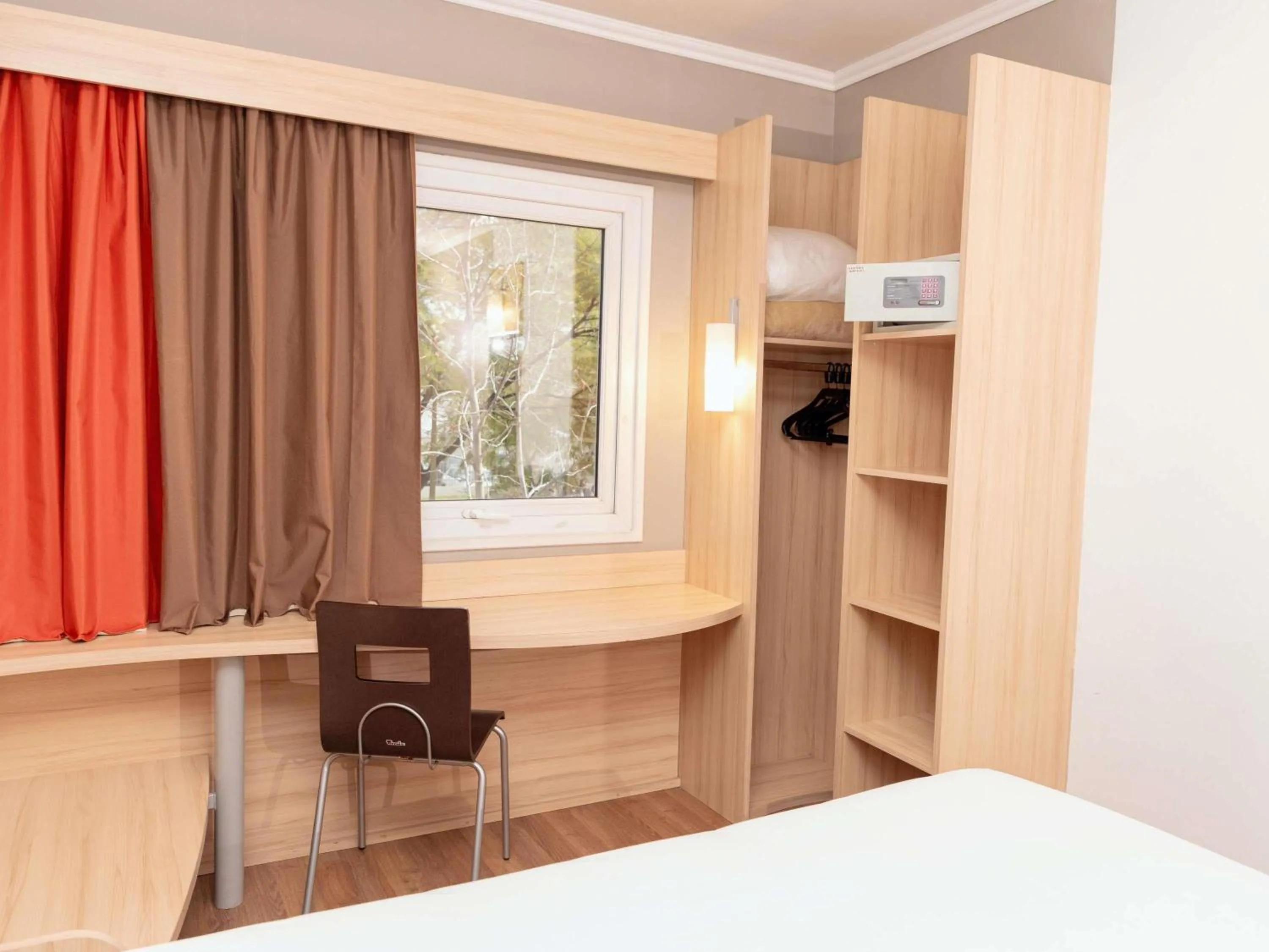 Bedroom, Bed in ibis Santiago Las Condes