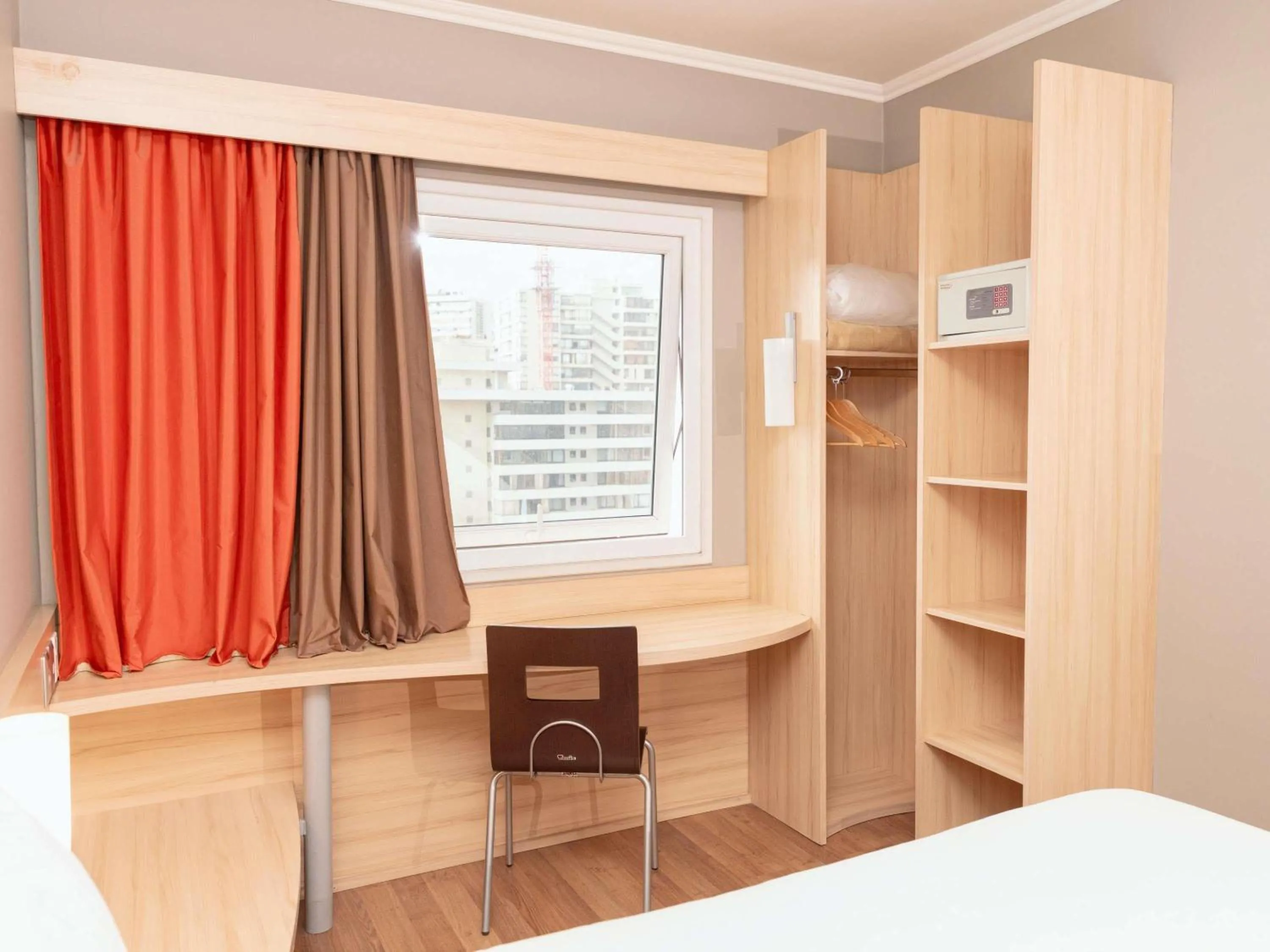 Bedroom, Bed in ibis Santiago Las Condes