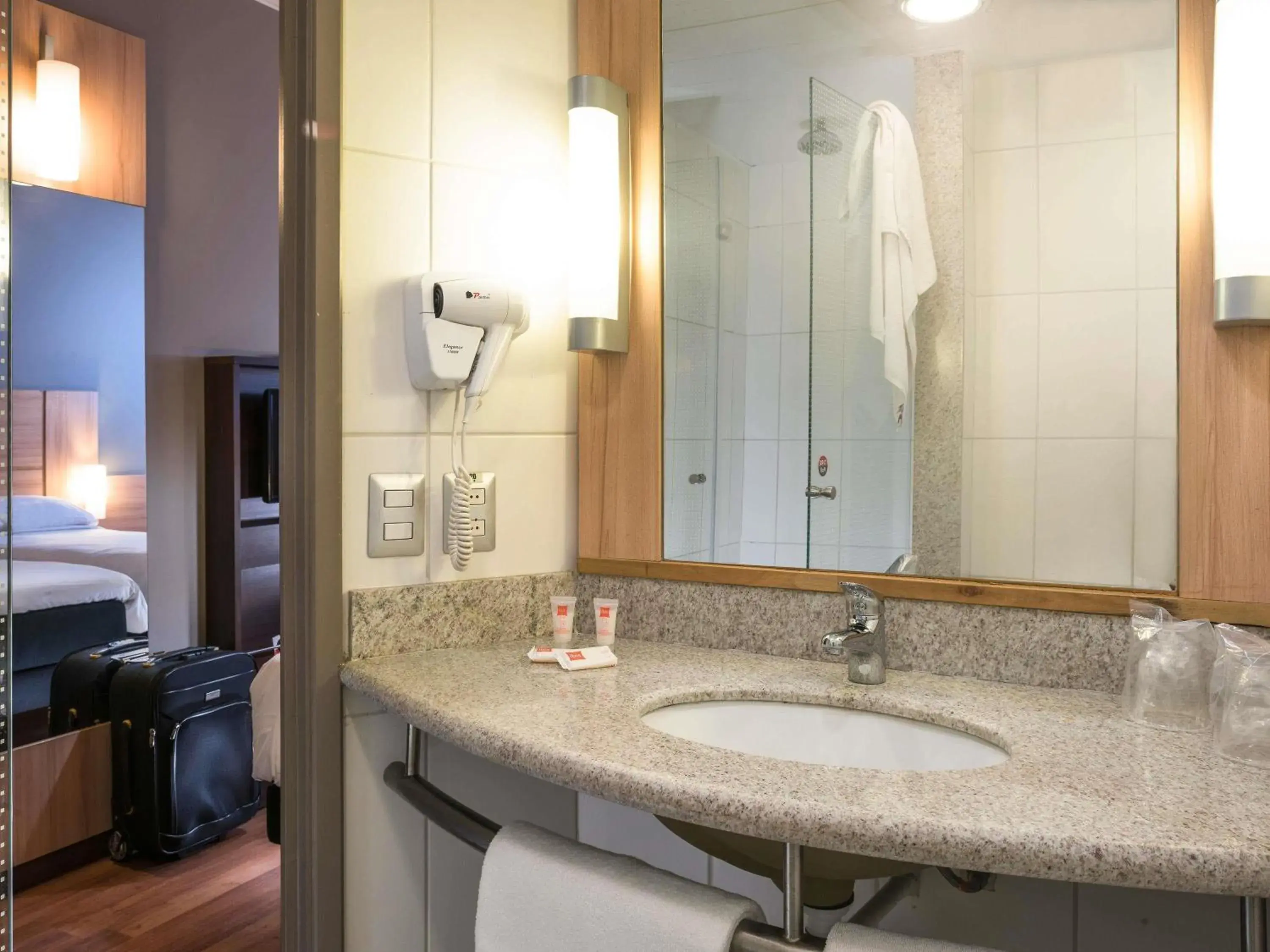 Bedroom in ibis Santiago Las Condes Bedroom in ibis Santiago Las Condes