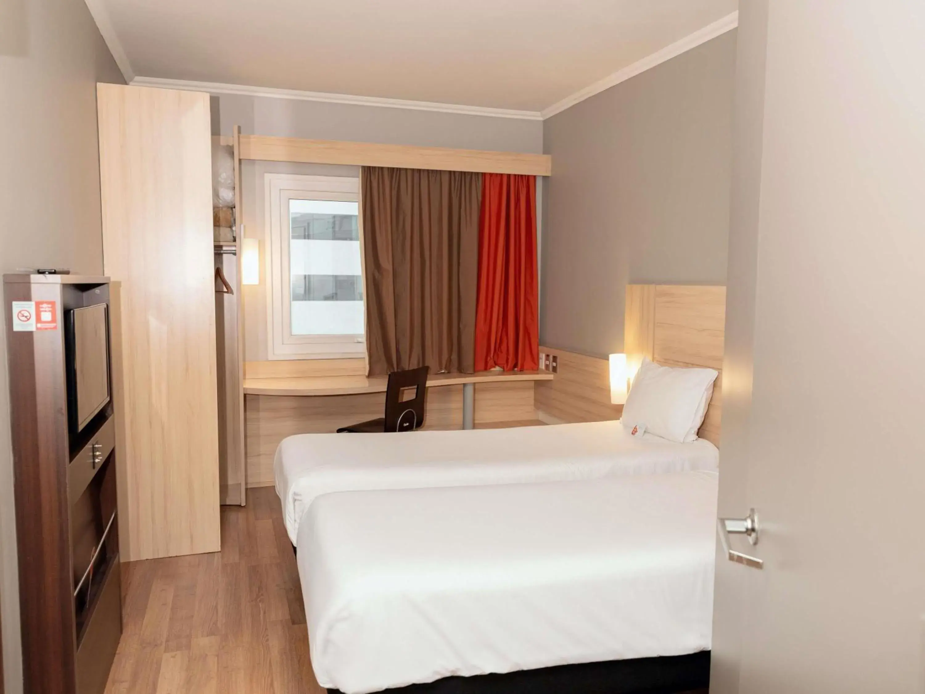 Bedroom, Bed in ibis Santiago Las Condes Bedroom, Bed in ibis Santiago Las Condes