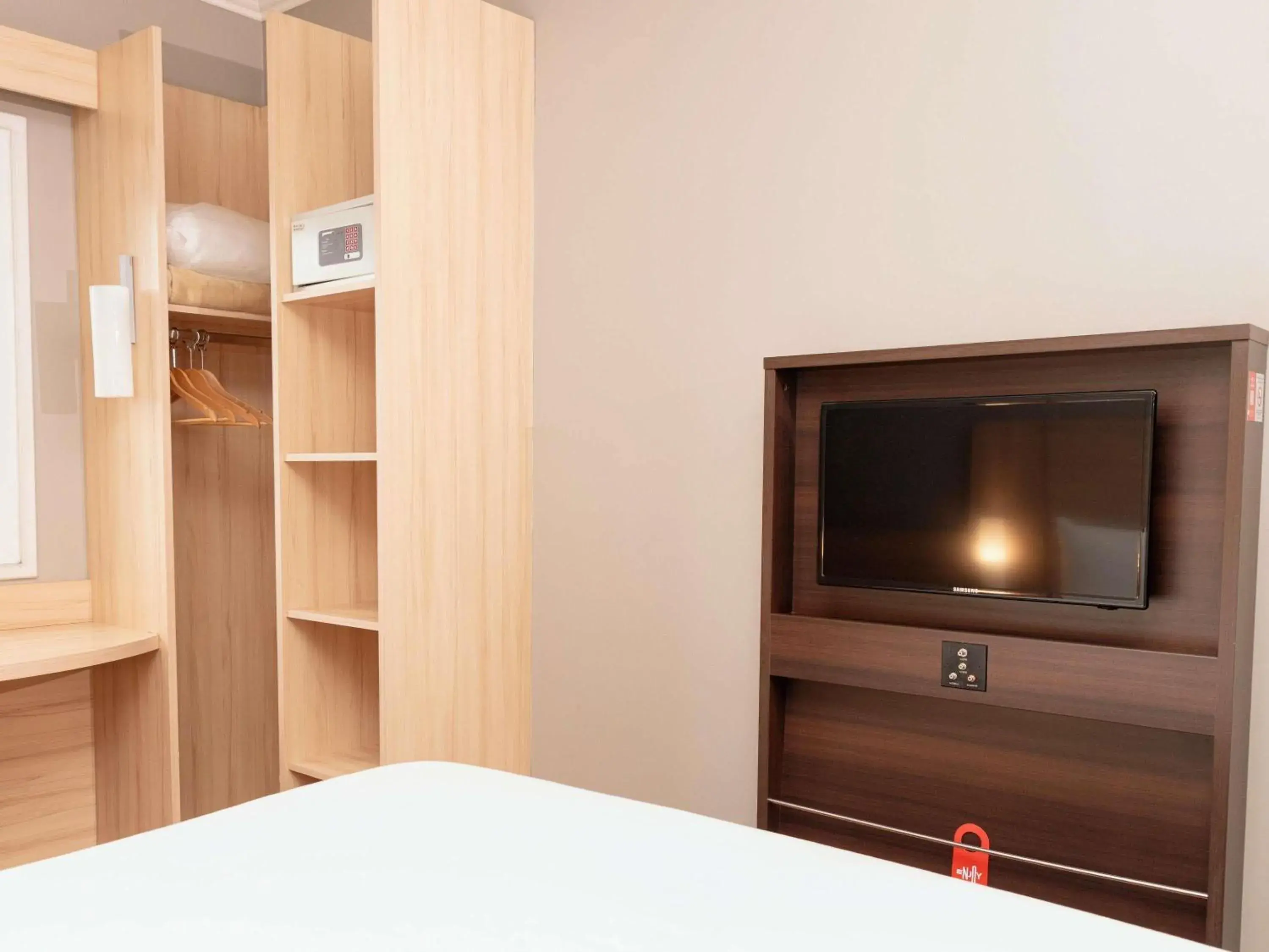 Bedroom, Bed in ibis Santiago Las Condes Bedroom, Bed in ibis Santiago Las Condes