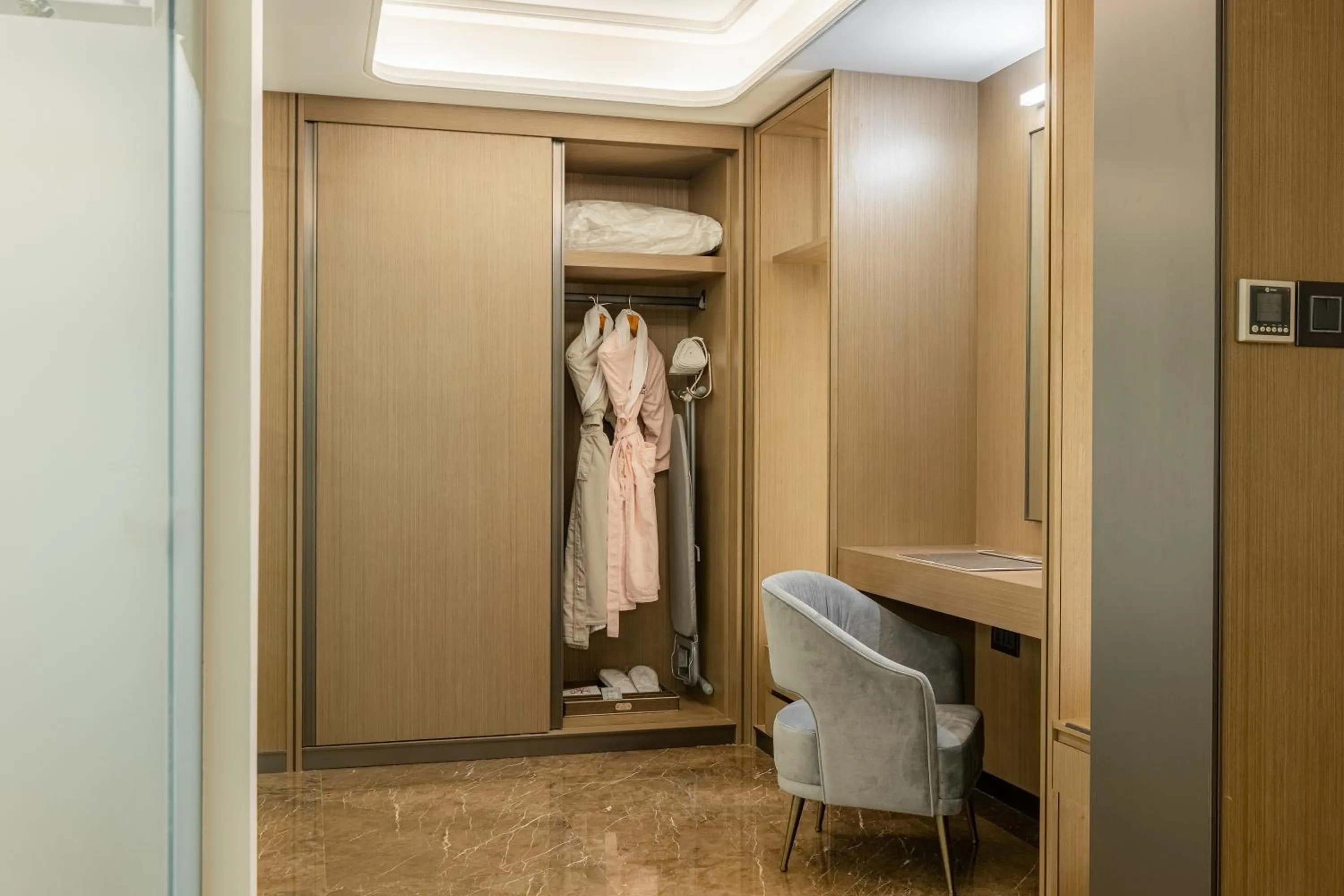 wardrobe in Braira Al Ahsa