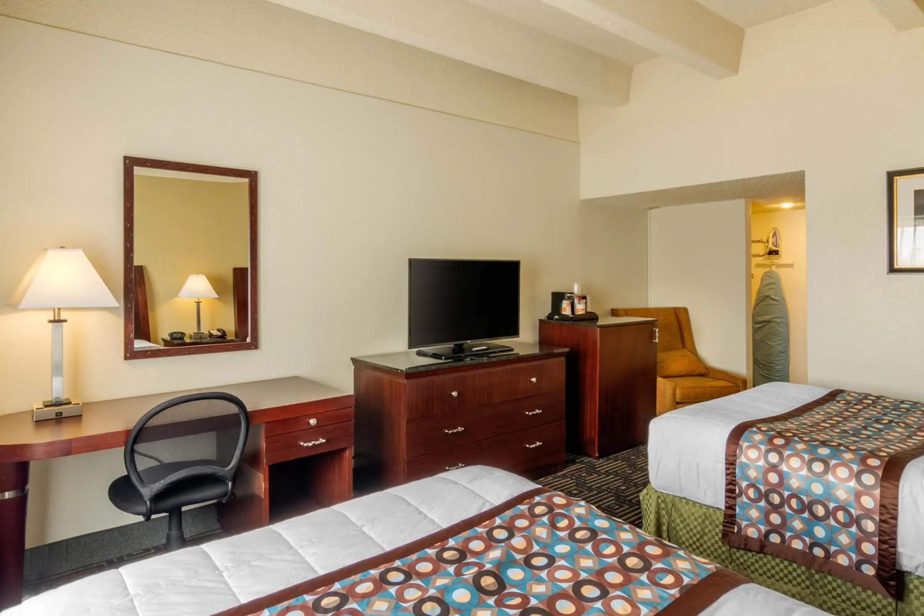 Photo of the whole room, Bed in Inn at the Highland Denver Downtown Photo of the whole room, Bed in Inn at the Highland Denver Downtown