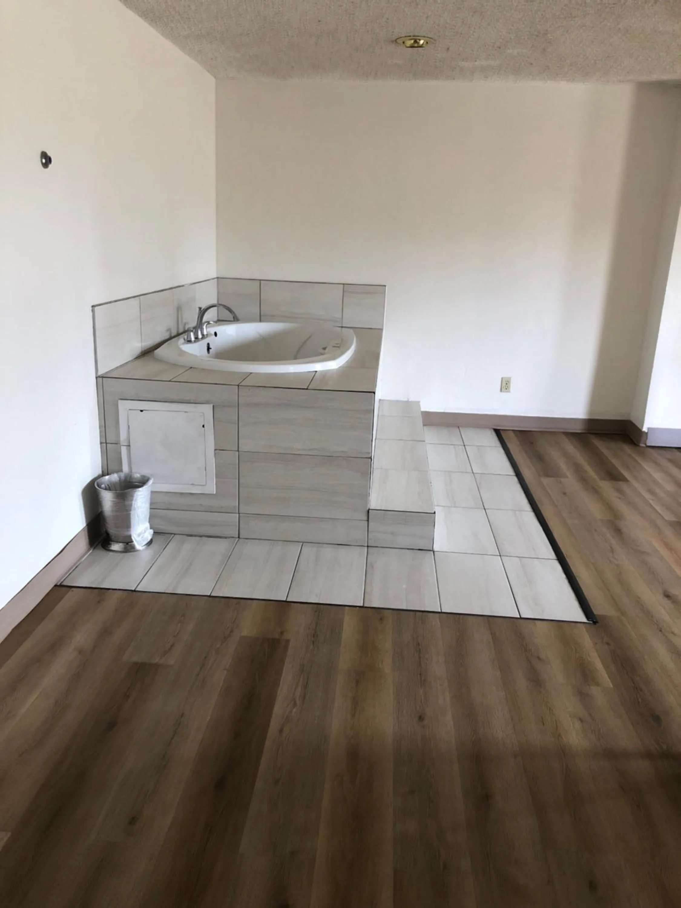 Bath in Inn at the Highland Denver Downtown