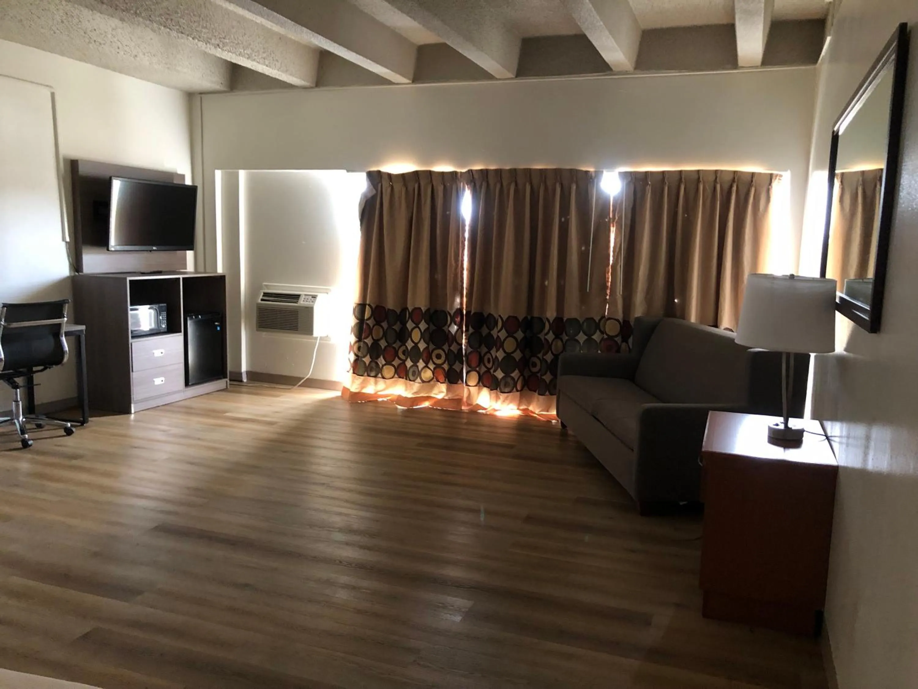 Living room in Inn at the Highland Denver Downtown